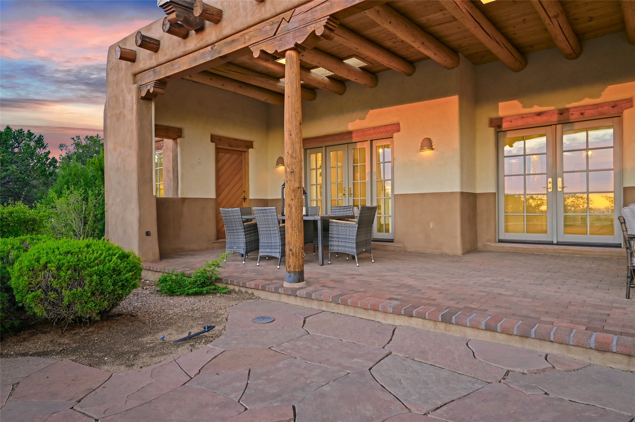 1017 Foothills Trail
