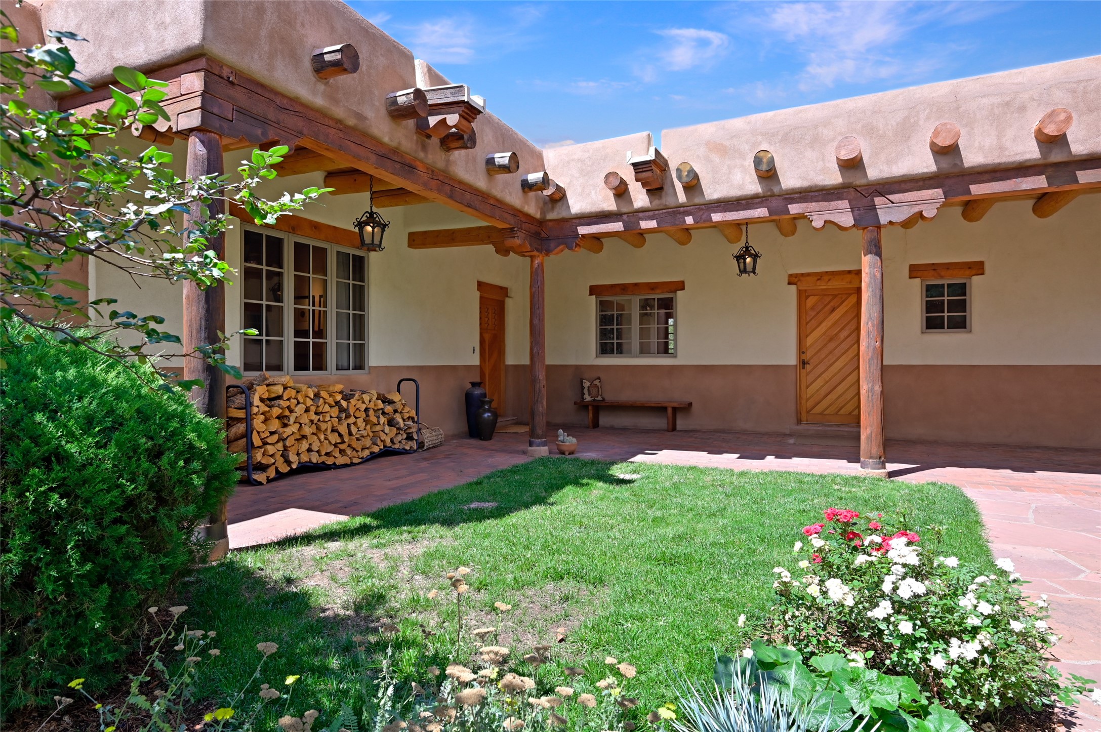 1017 Foothills Trail