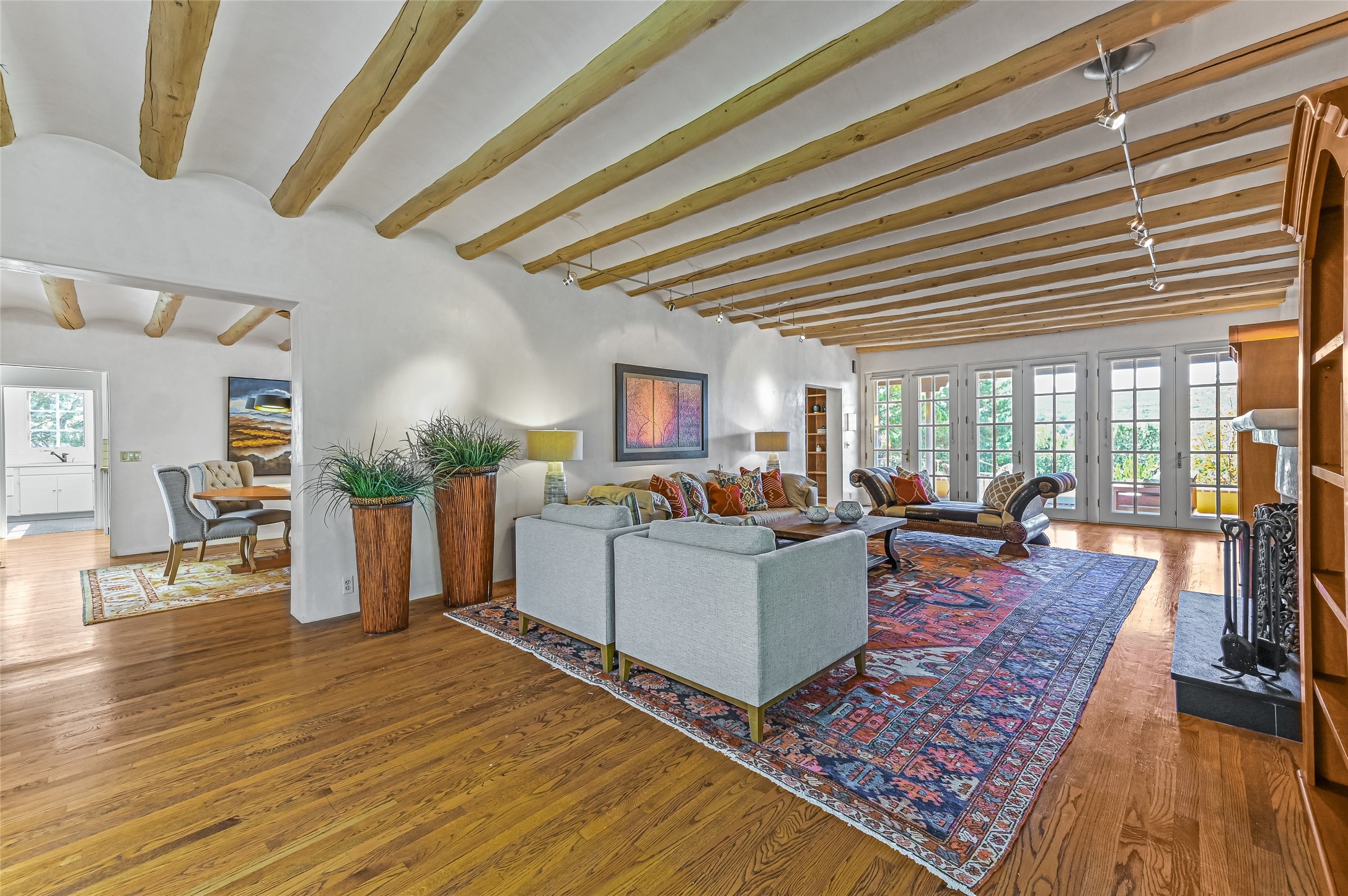 1067 Bishops Lodge Road