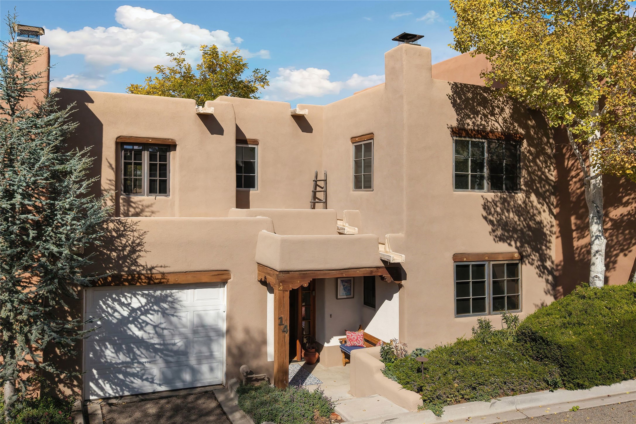 211 Rosario Boulevard 14