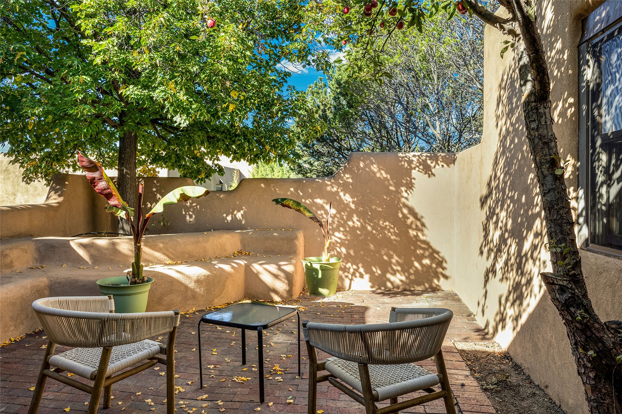 301 Calle Loma Norte