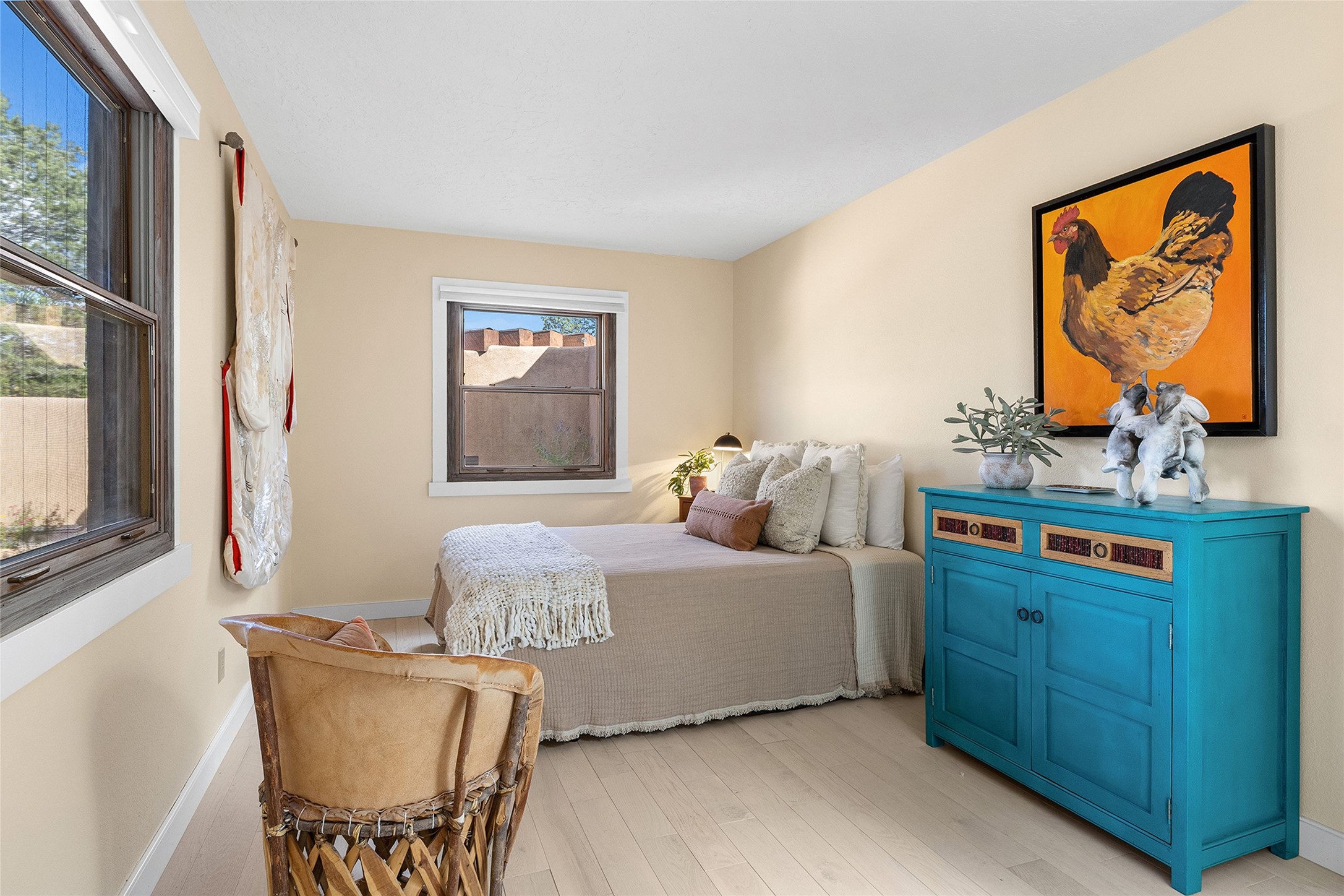 301 Calle Loma Norte