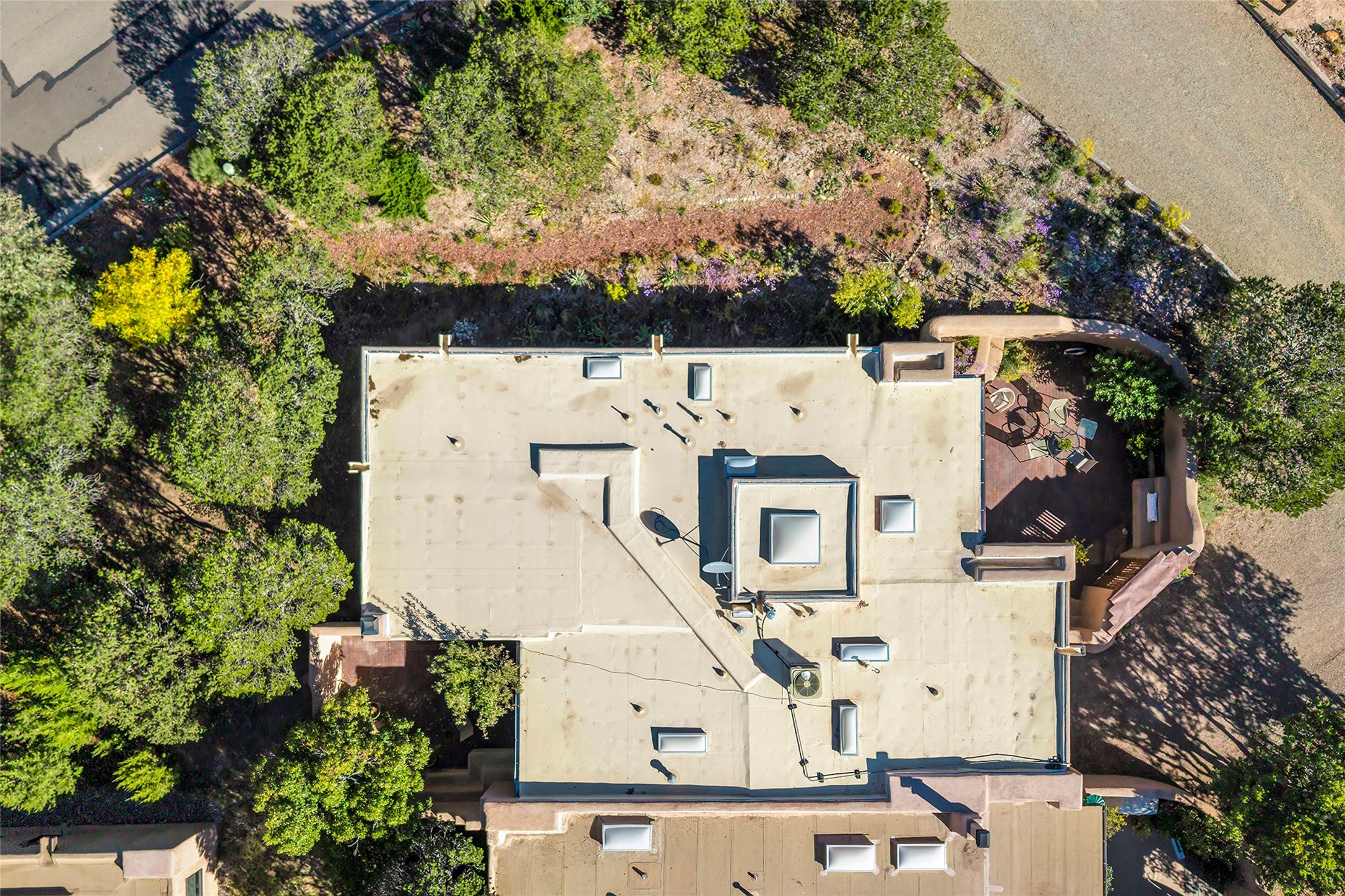 301 Calle Loma Norte