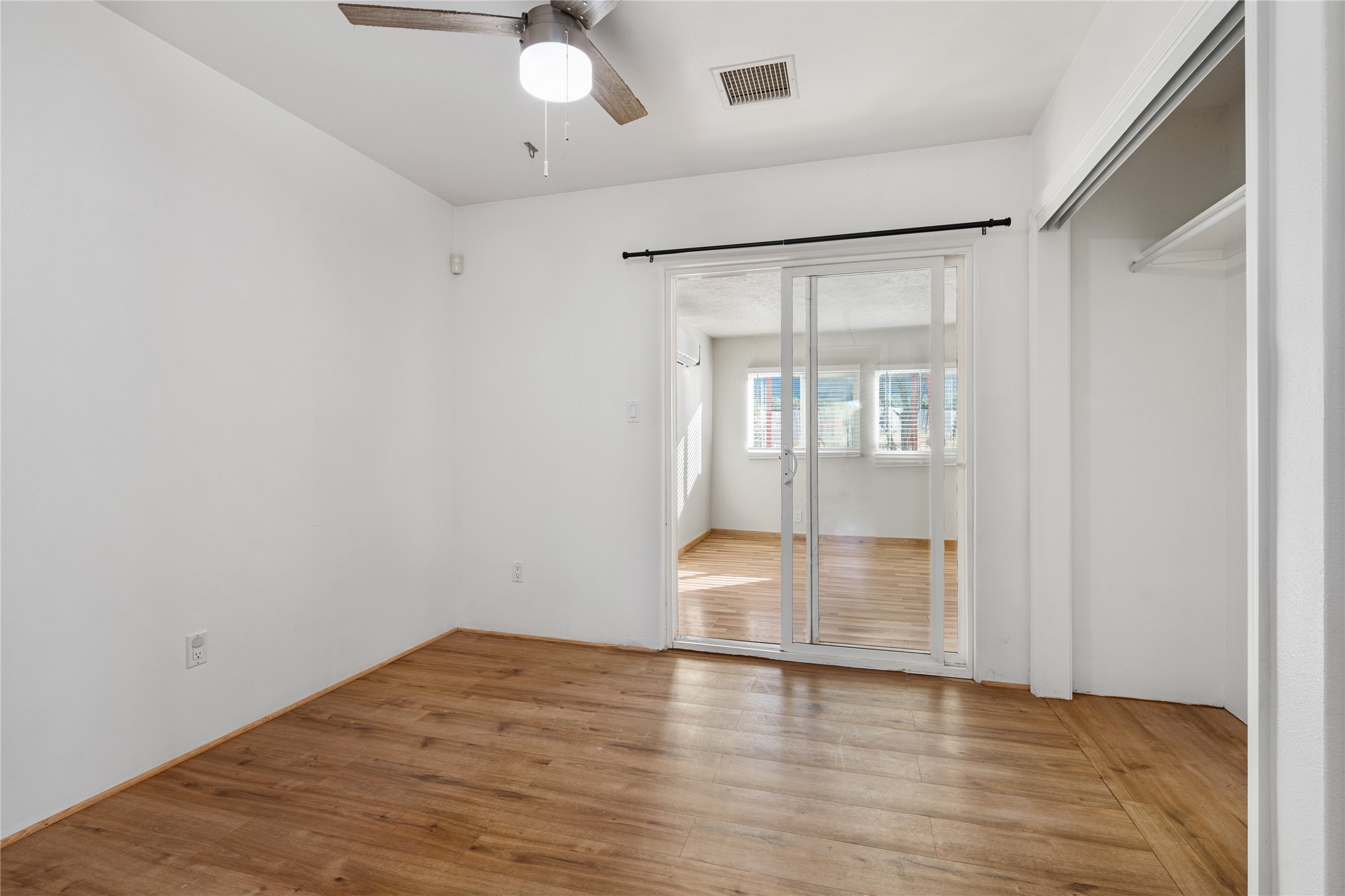 166 Frontage Rd 2116