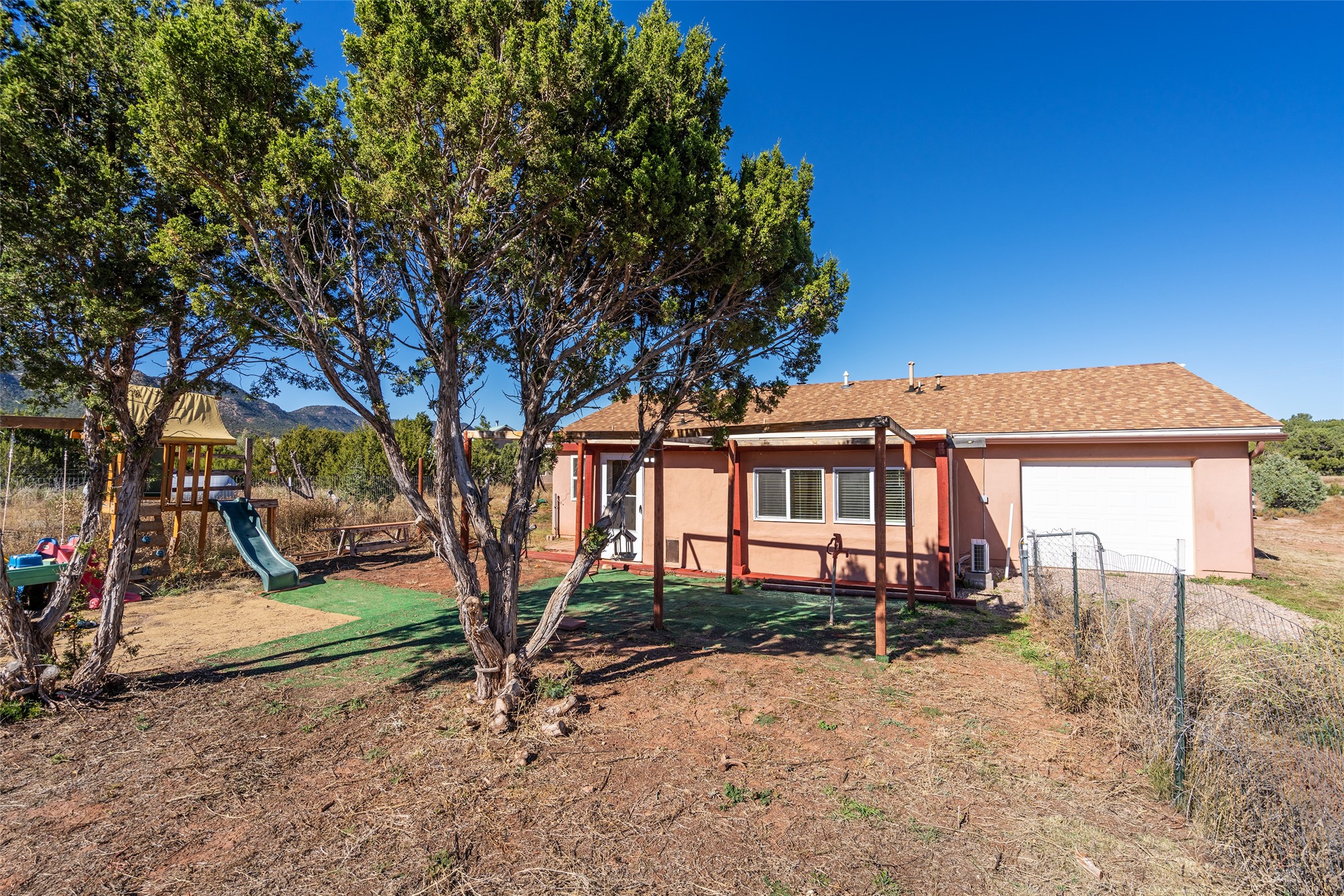 166 Frontage Rd 2116