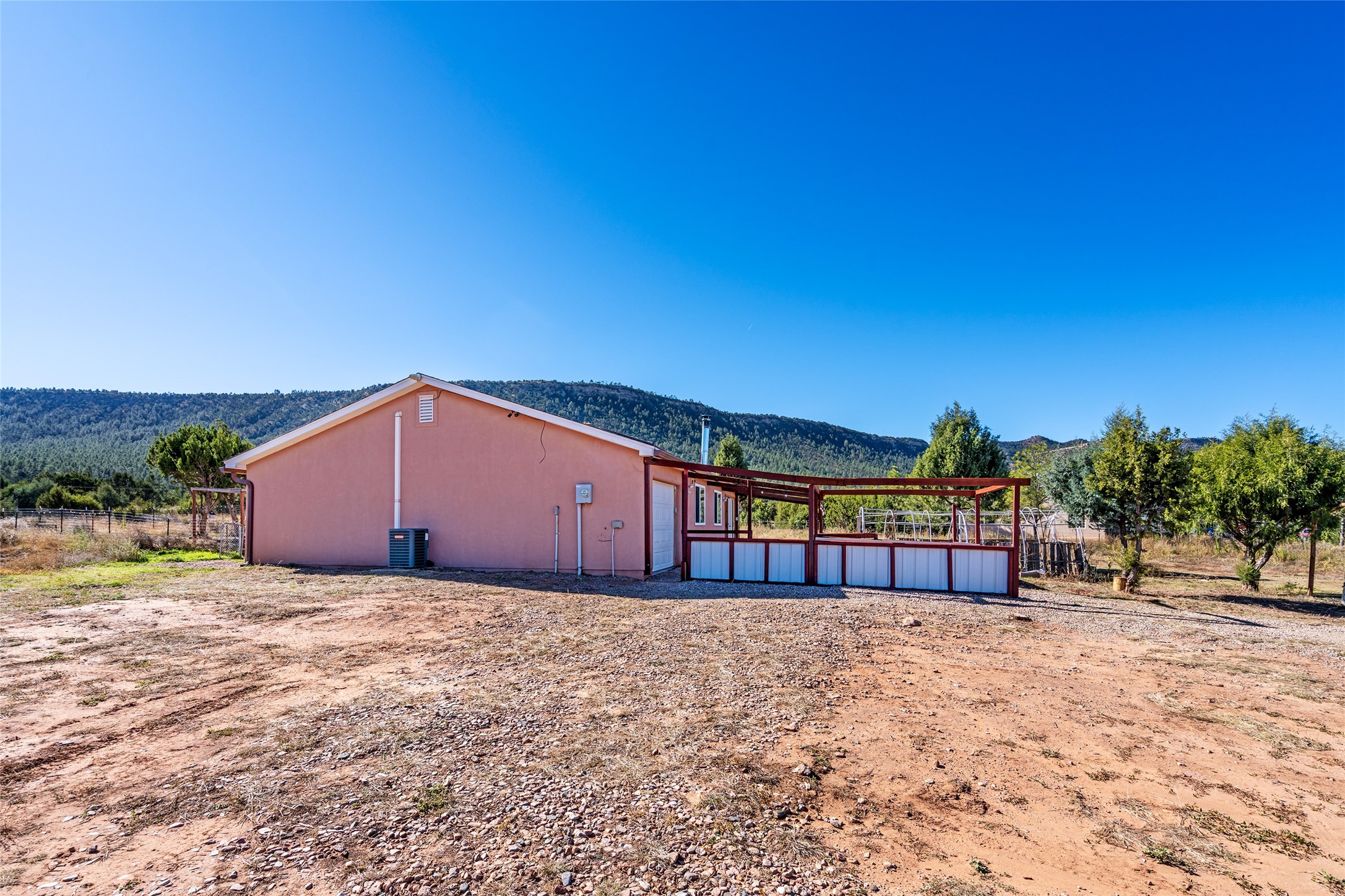 166 Frontage Rd 2116