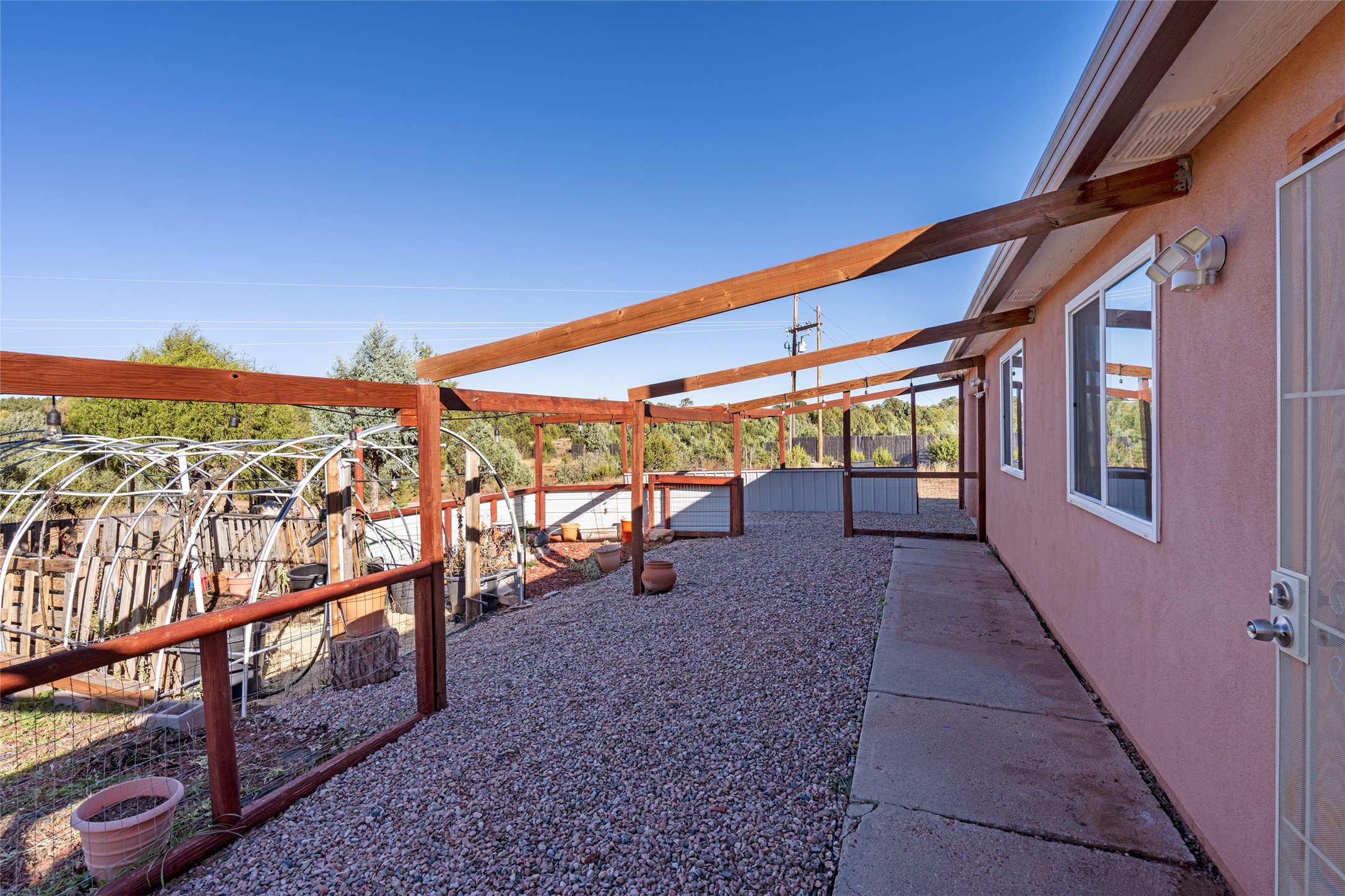 166 Frontage Rd 2116