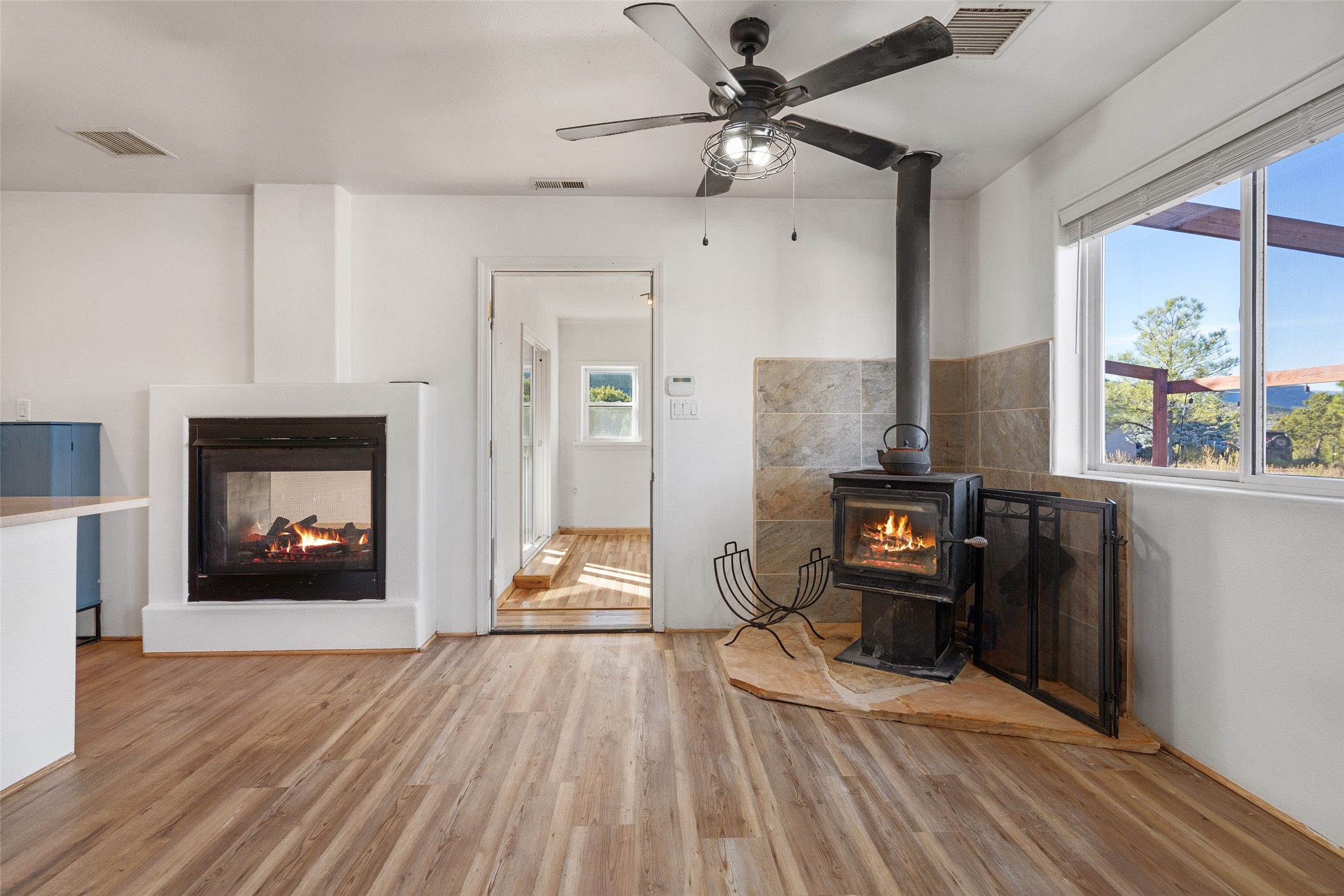 166 Frontage Rd 2116