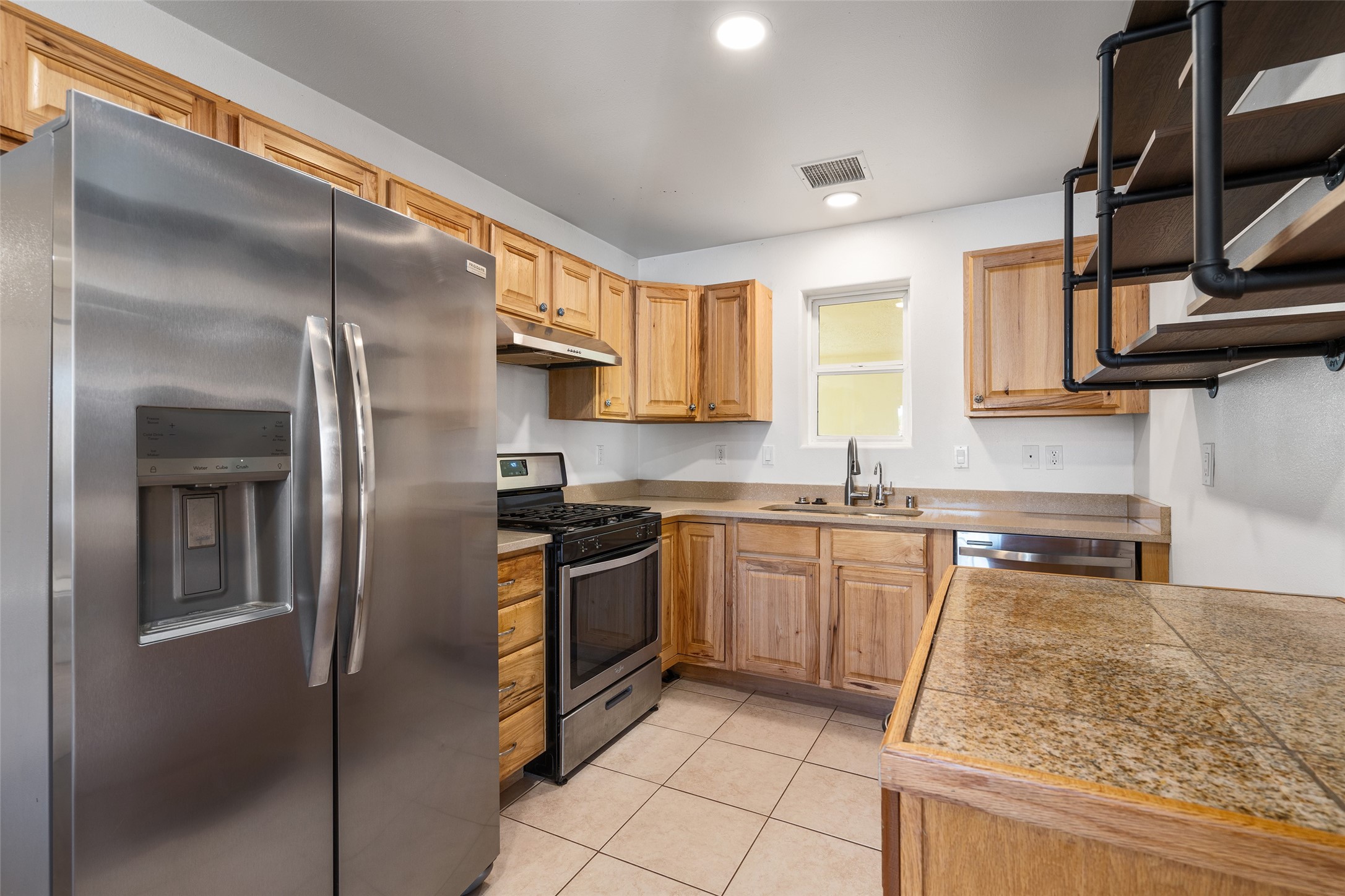 166 Frontage Rd 2116