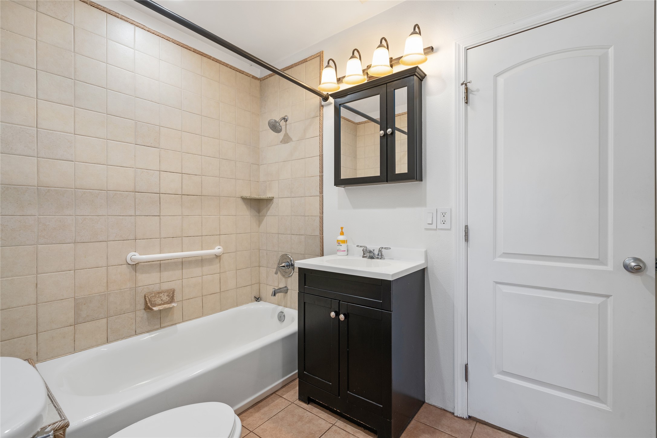 166 Frontage Rd 2116