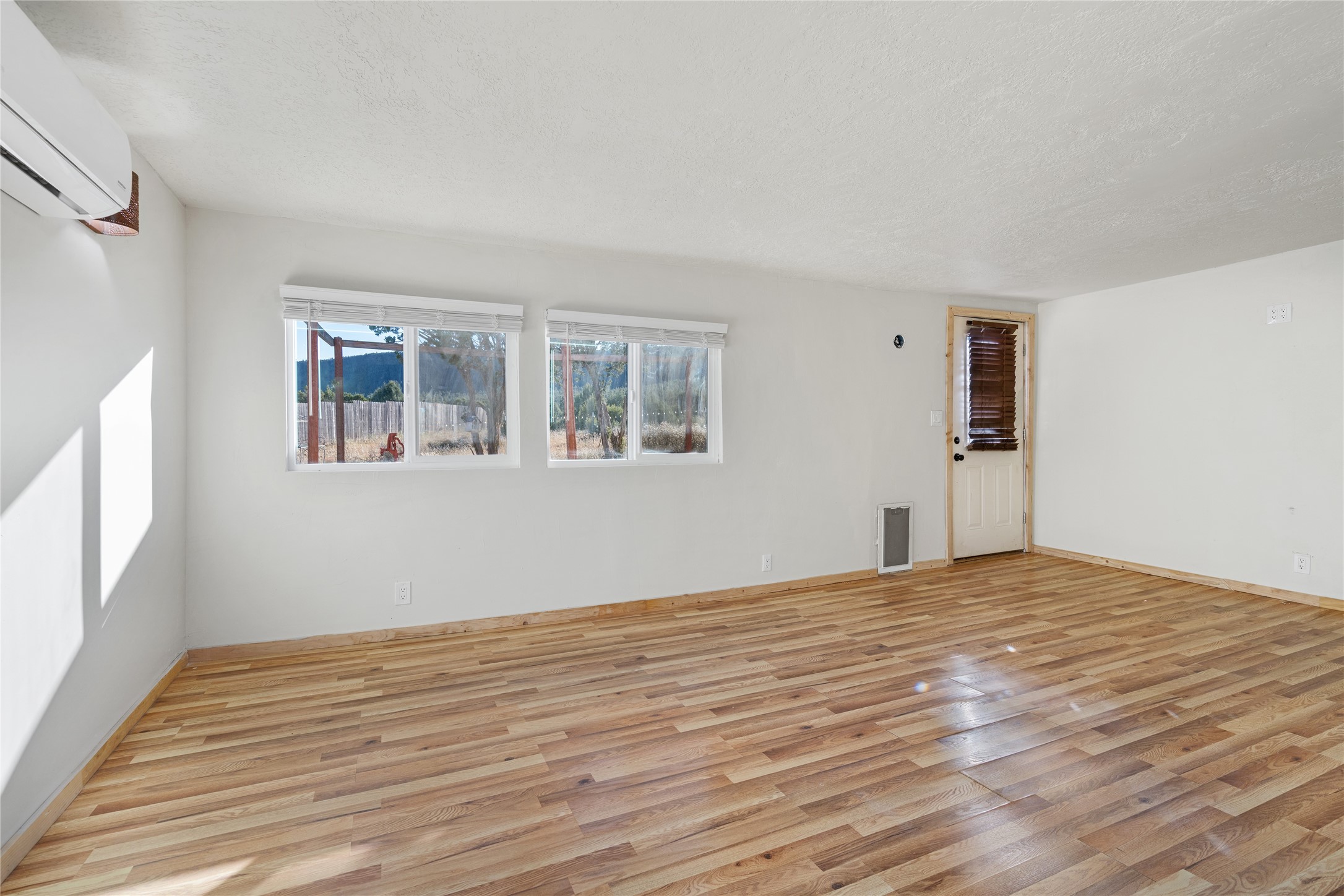 166 Frontage Rd 2116