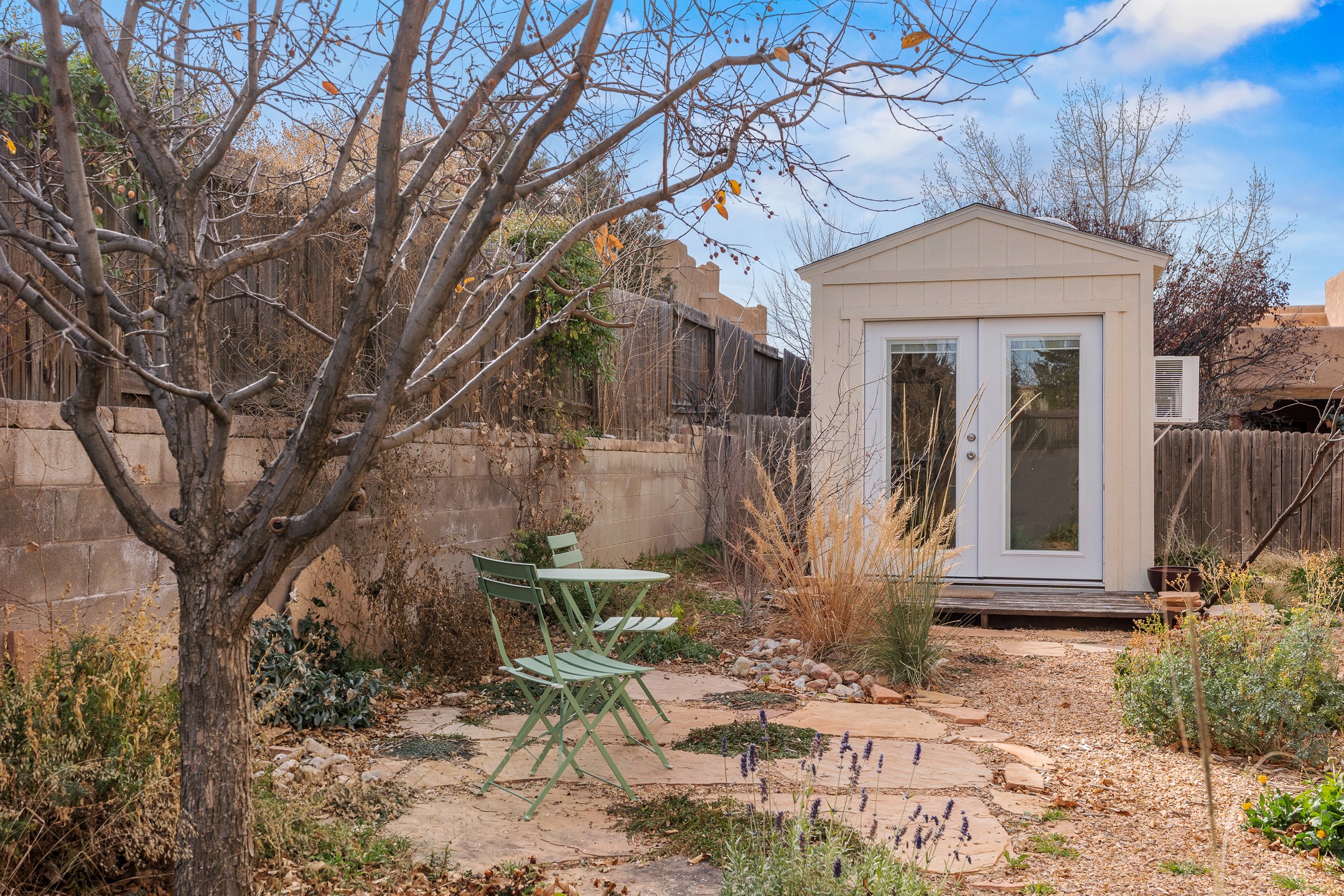6927 Golden Mesa