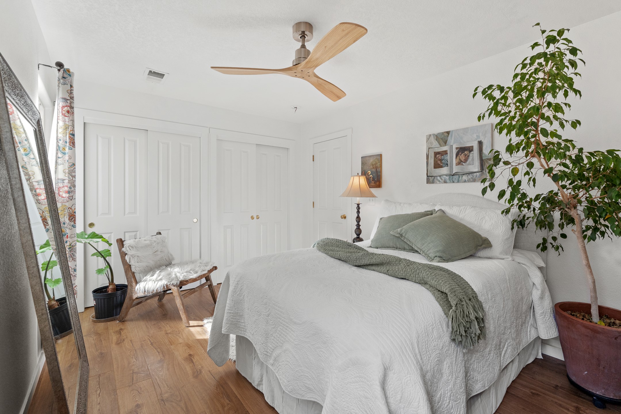 6927 Golden Mesa