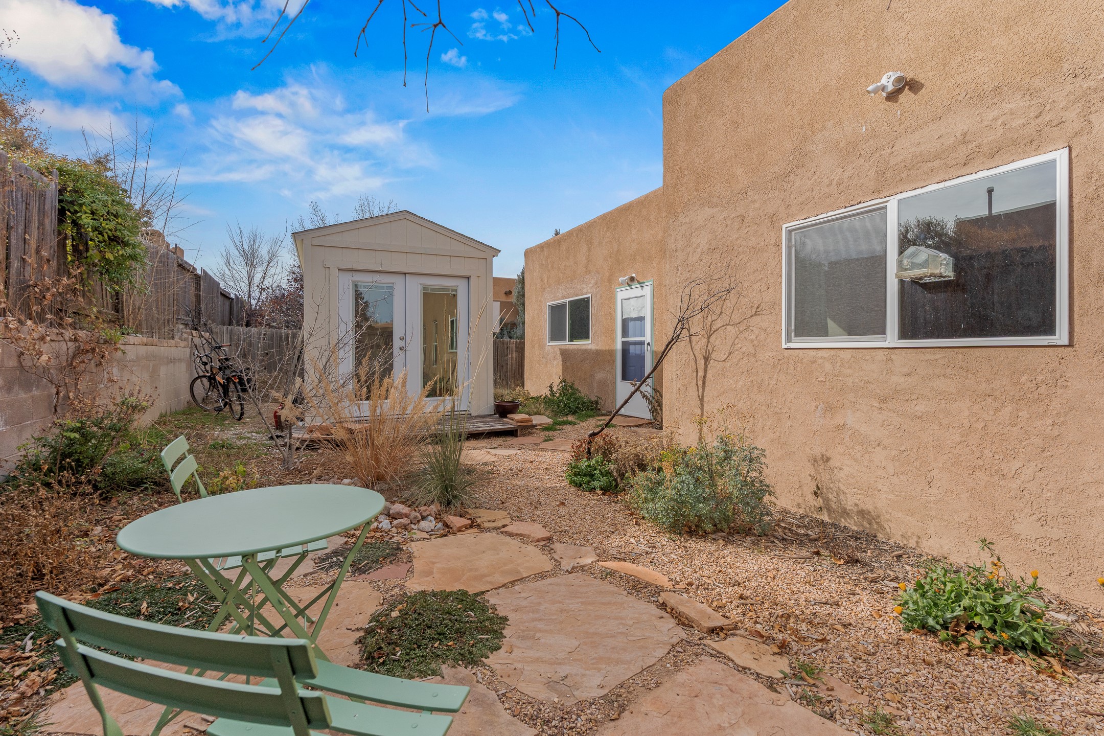6927 Golden Mesa