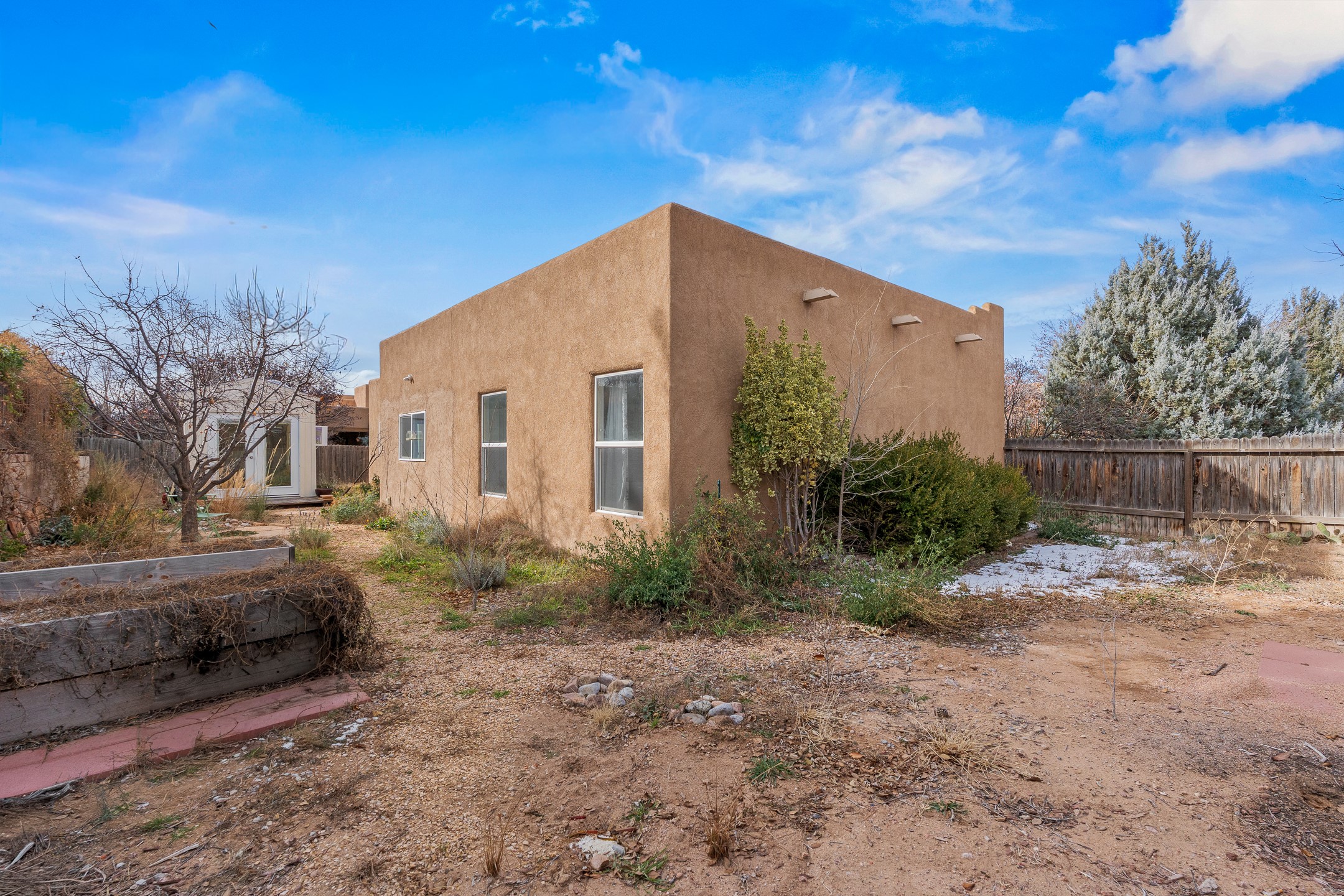 6927 Golden Mesa