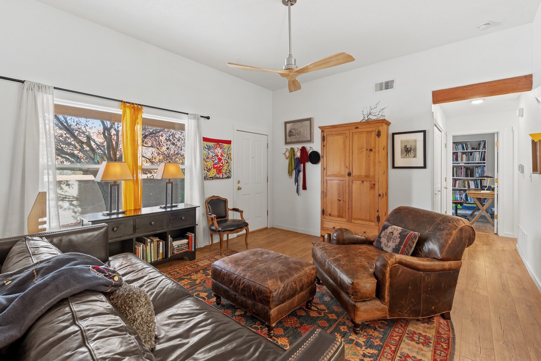 6927 Golden Mesa