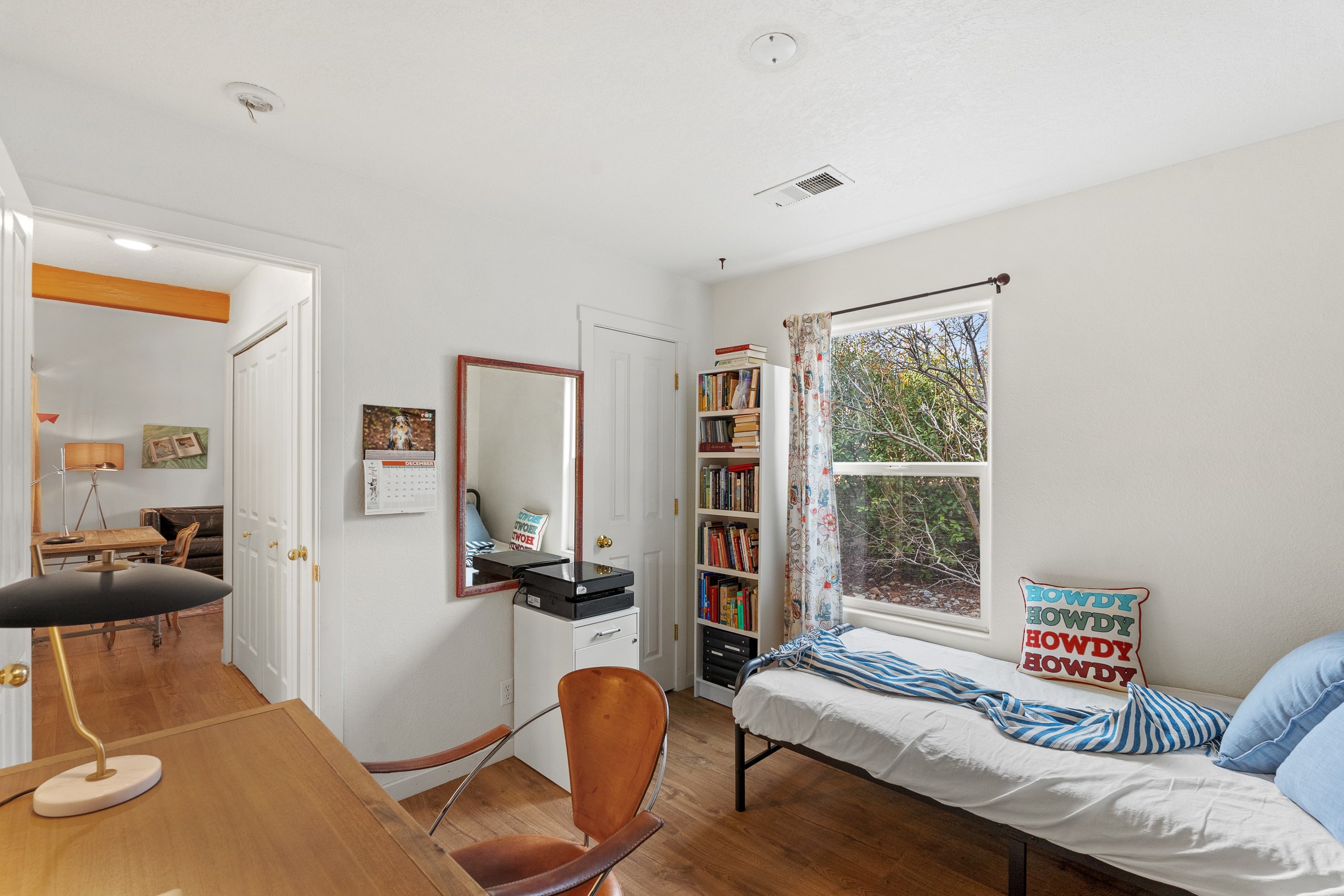 6927 Golden Mesa