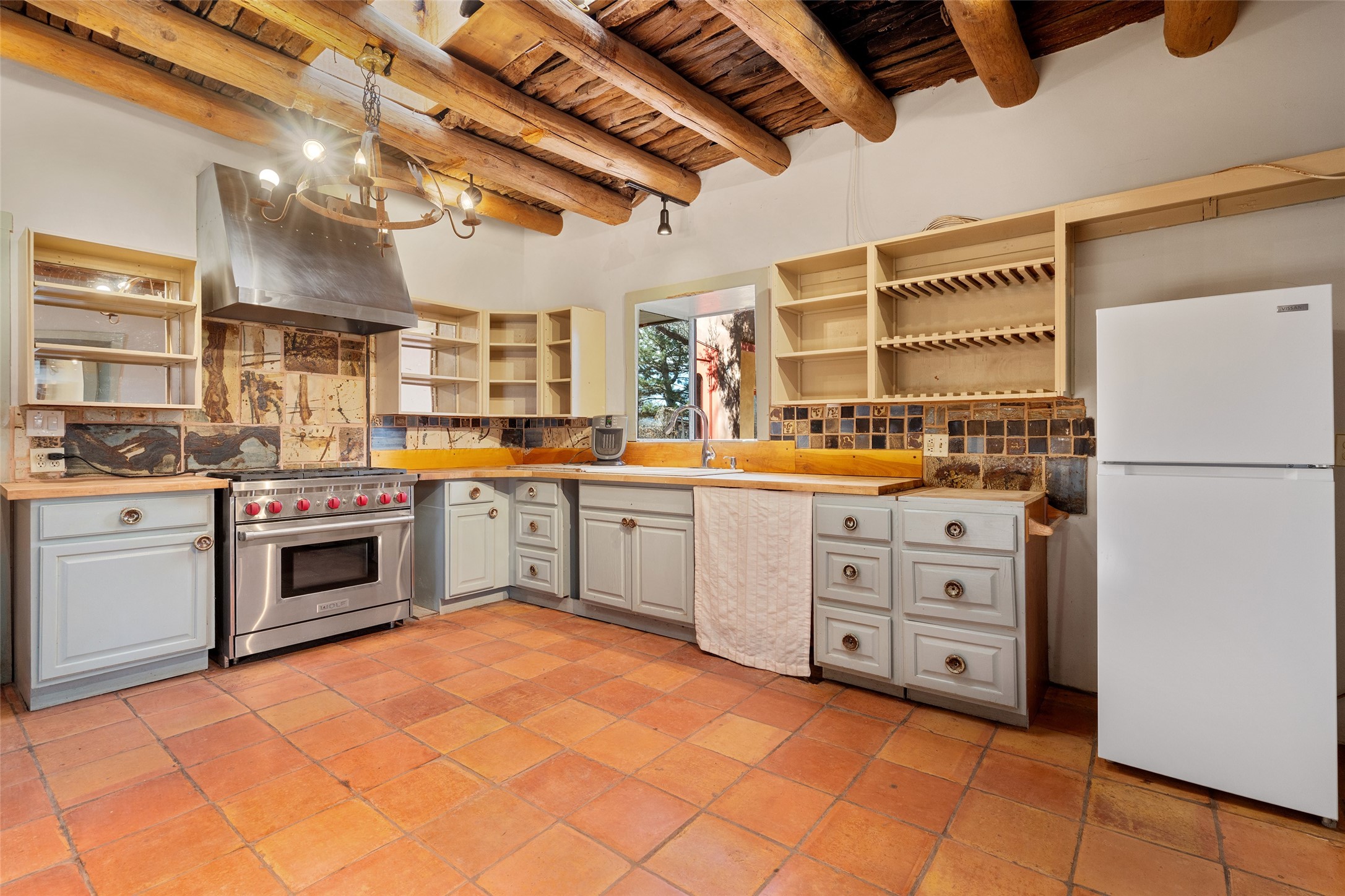 10 A&B Via La Puente A&B