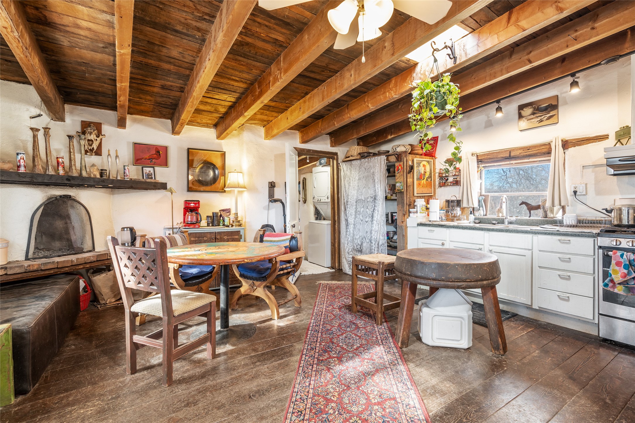 10 A&B Via La Puente A&B