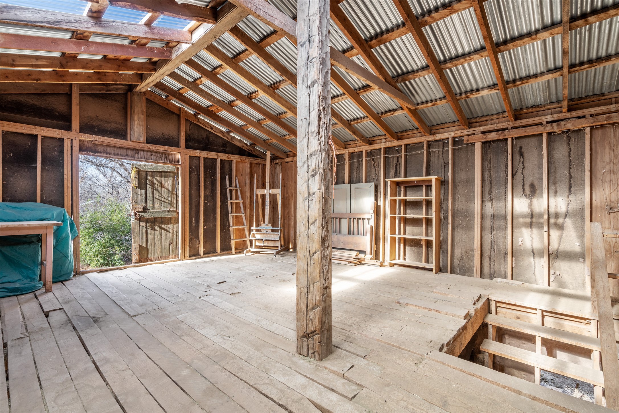 10 A&B Via La Puente A&B