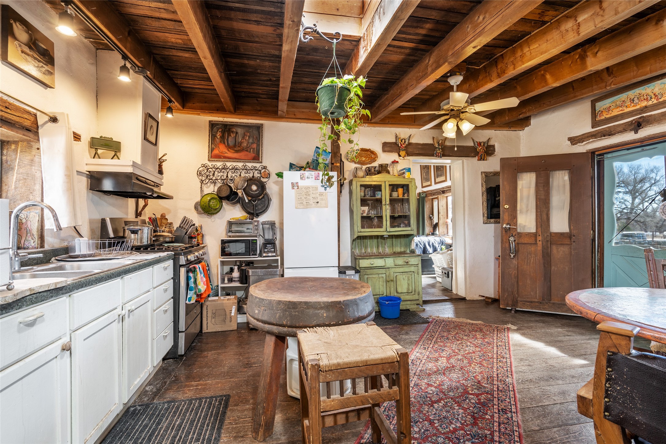 10 A&B Via La Puente A&B