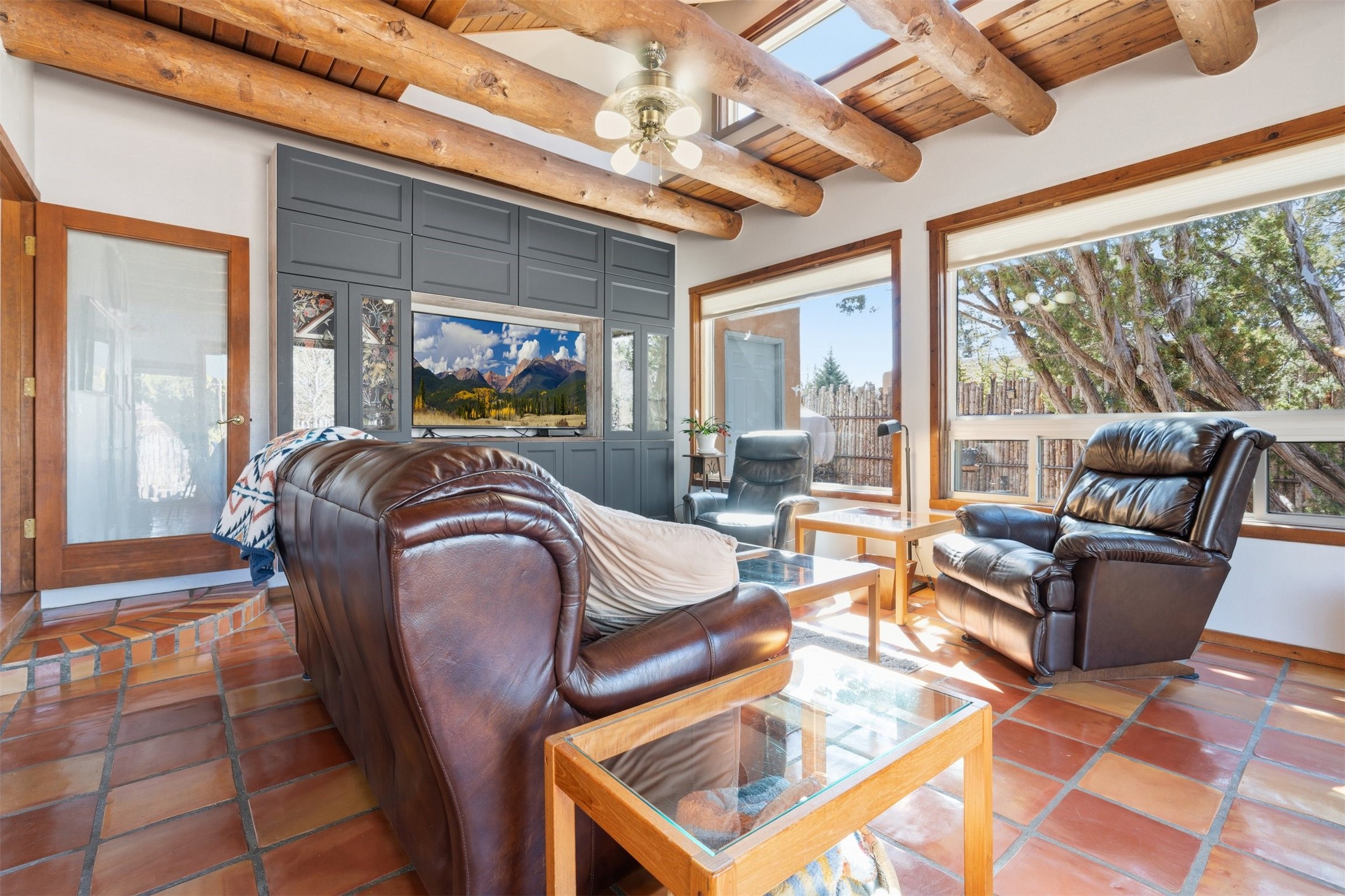 2504 Calle Delfino
