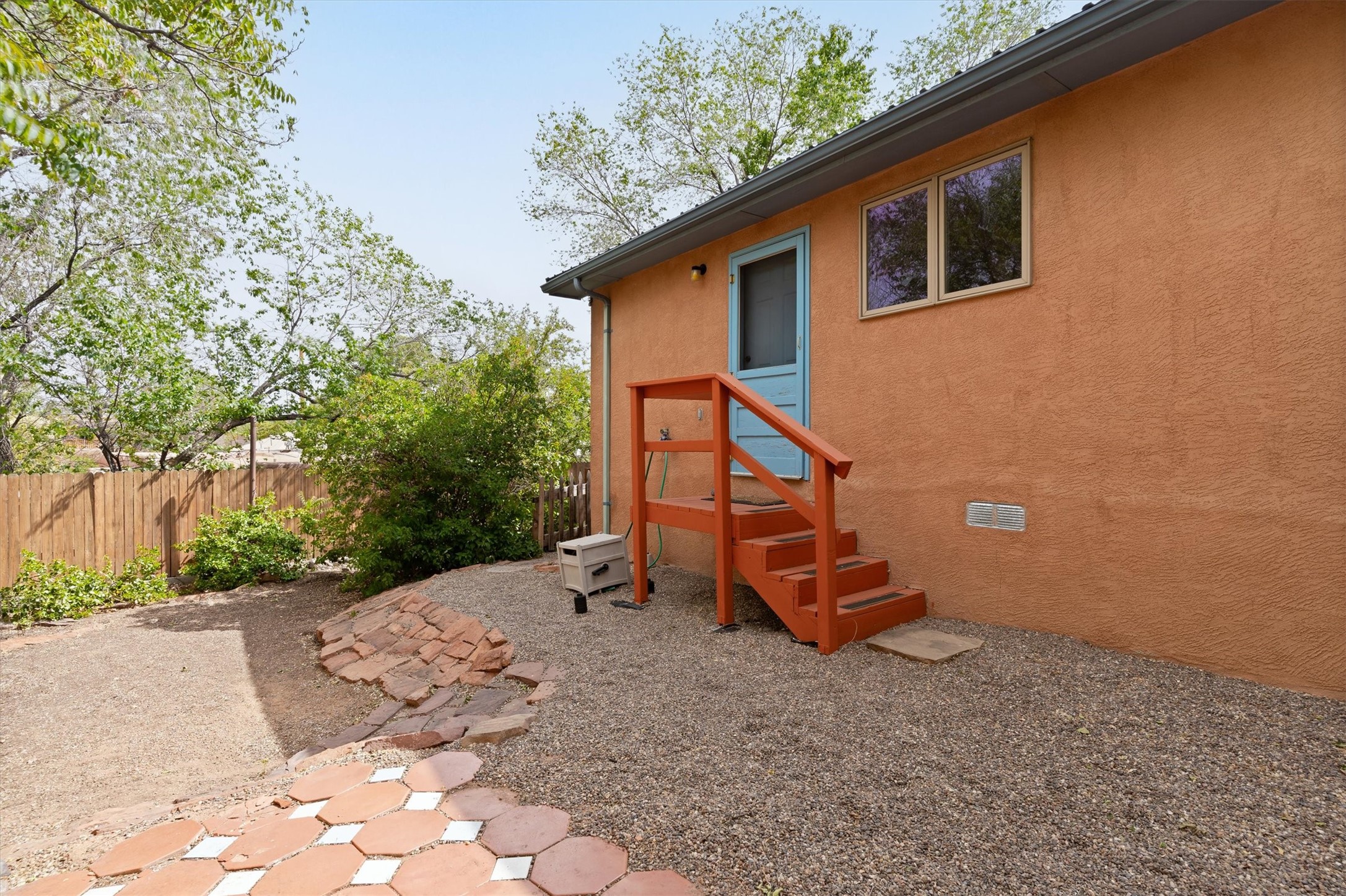 933 Dunlap Street