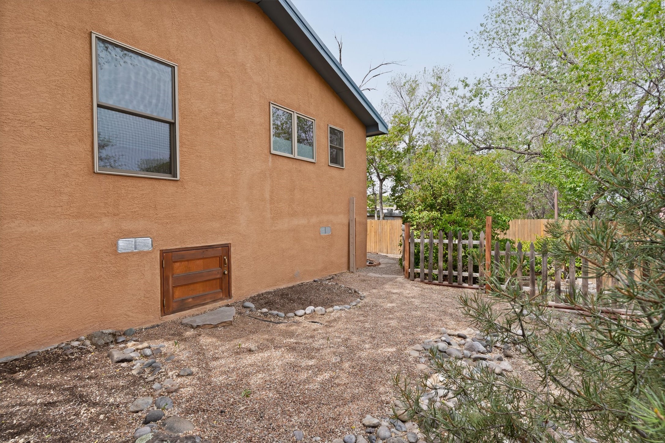 933 Dunlap Street