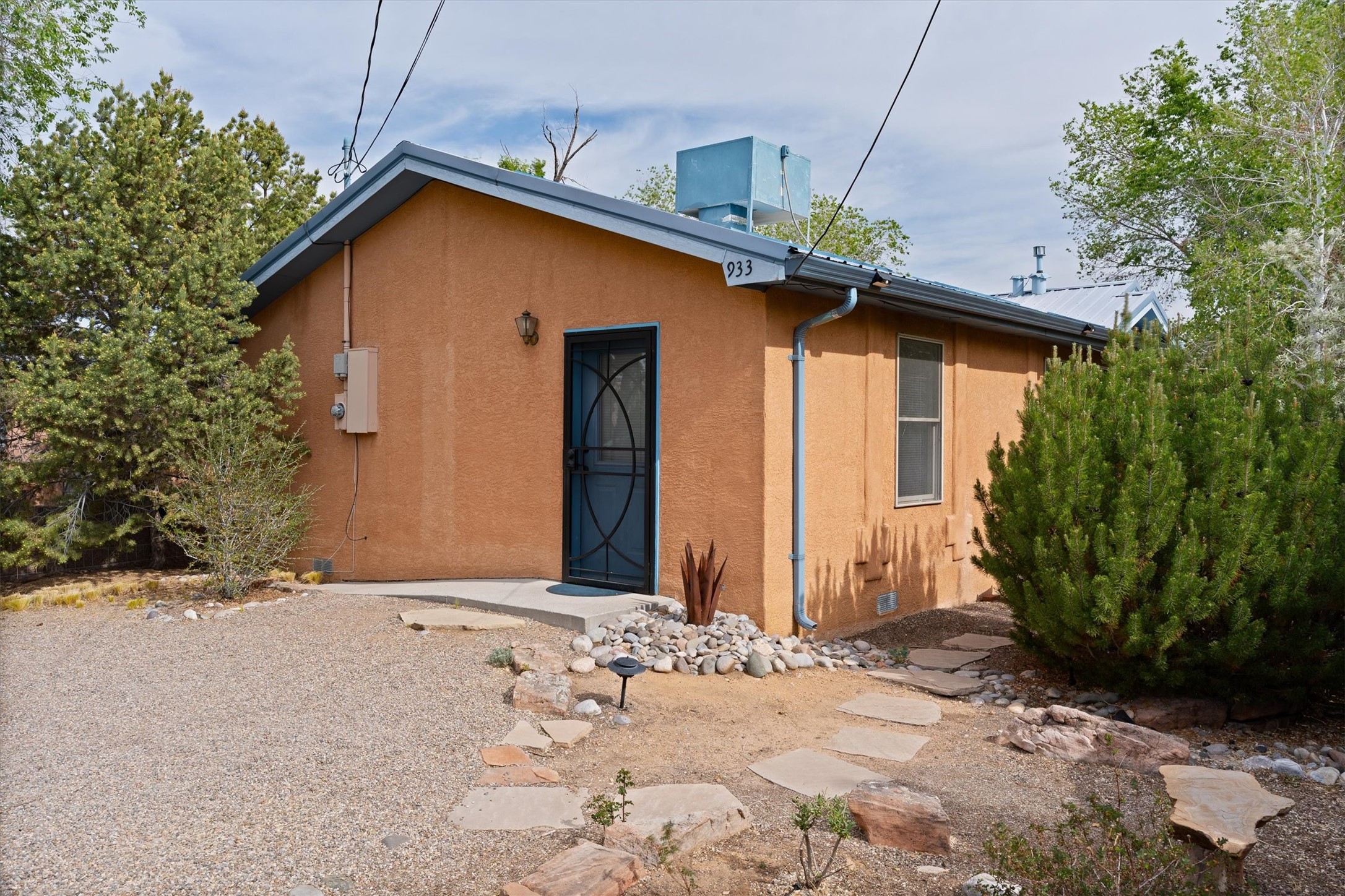 933 Dunlap Street
