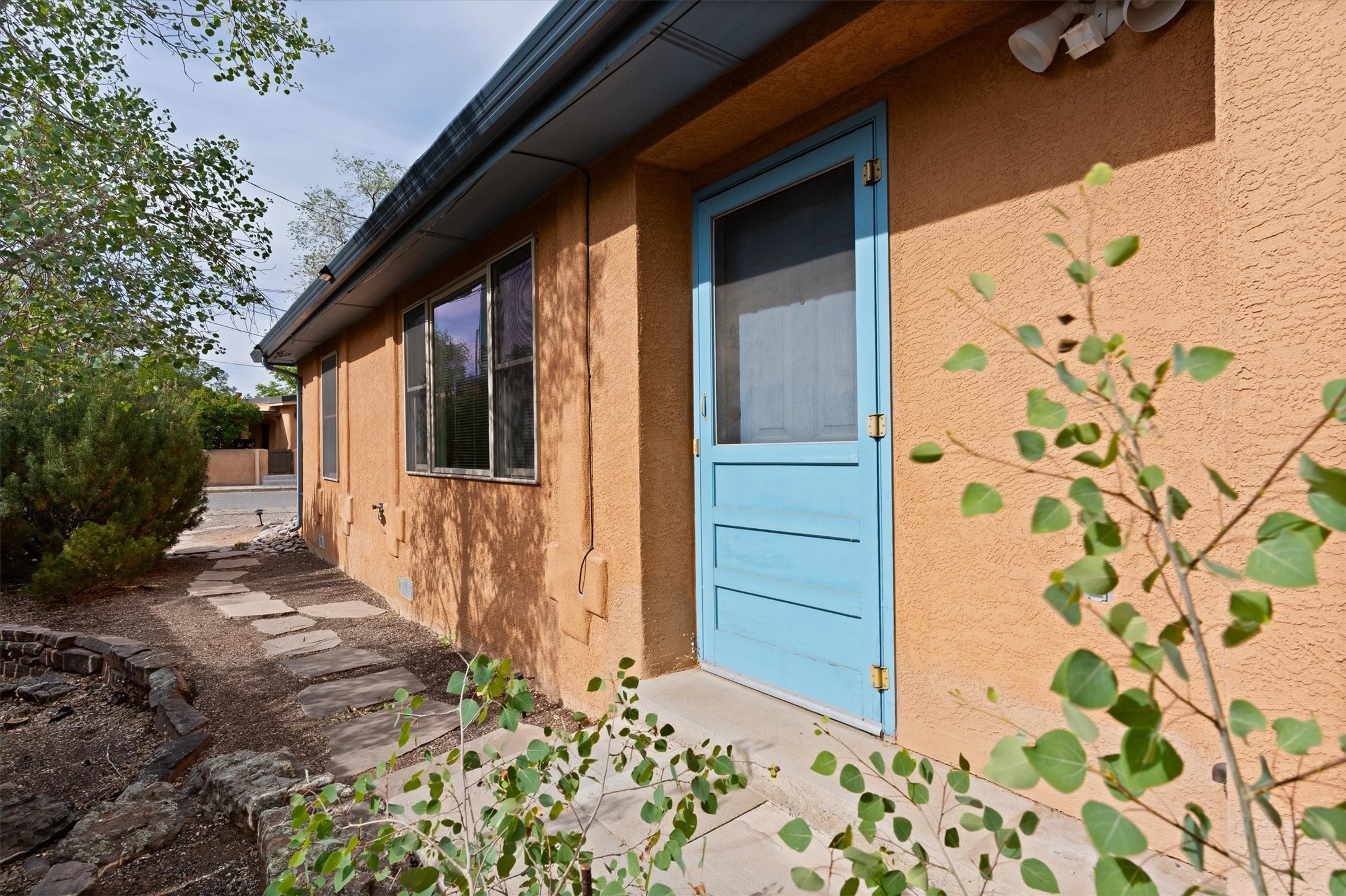 933 Dunlap Street