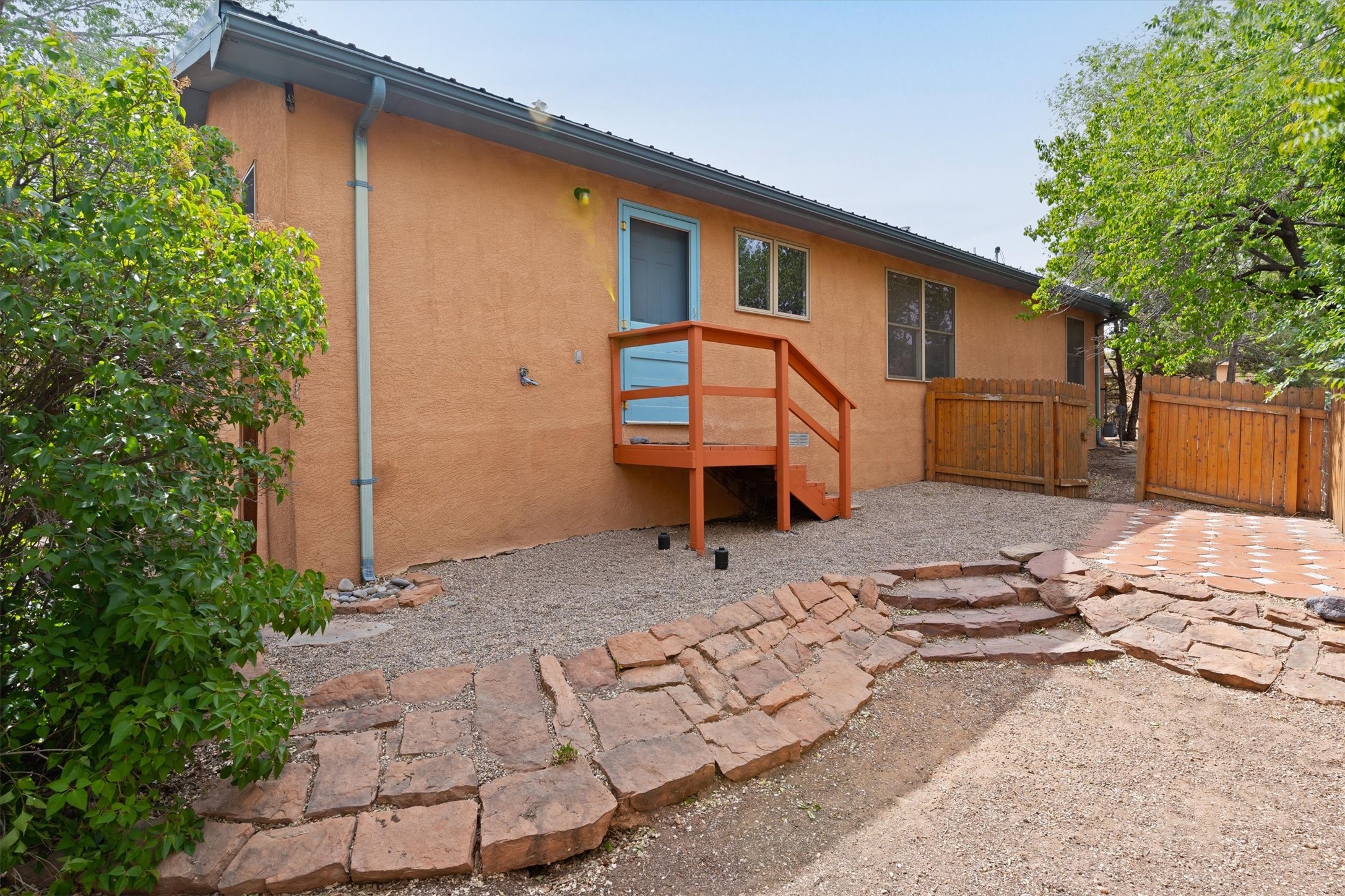 933 Dunlap Street