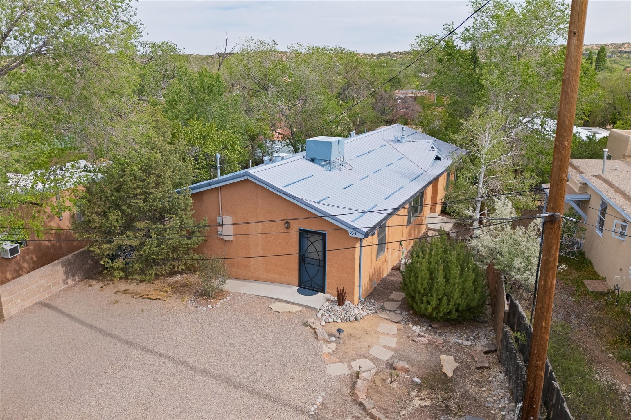 933 Dunlap Street