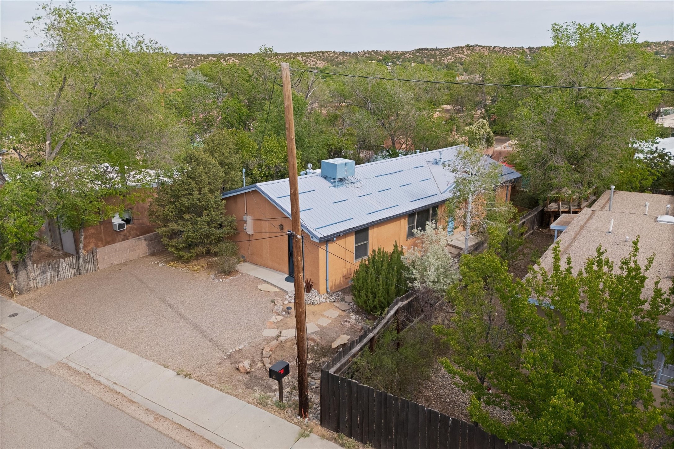933 Dunlap Street