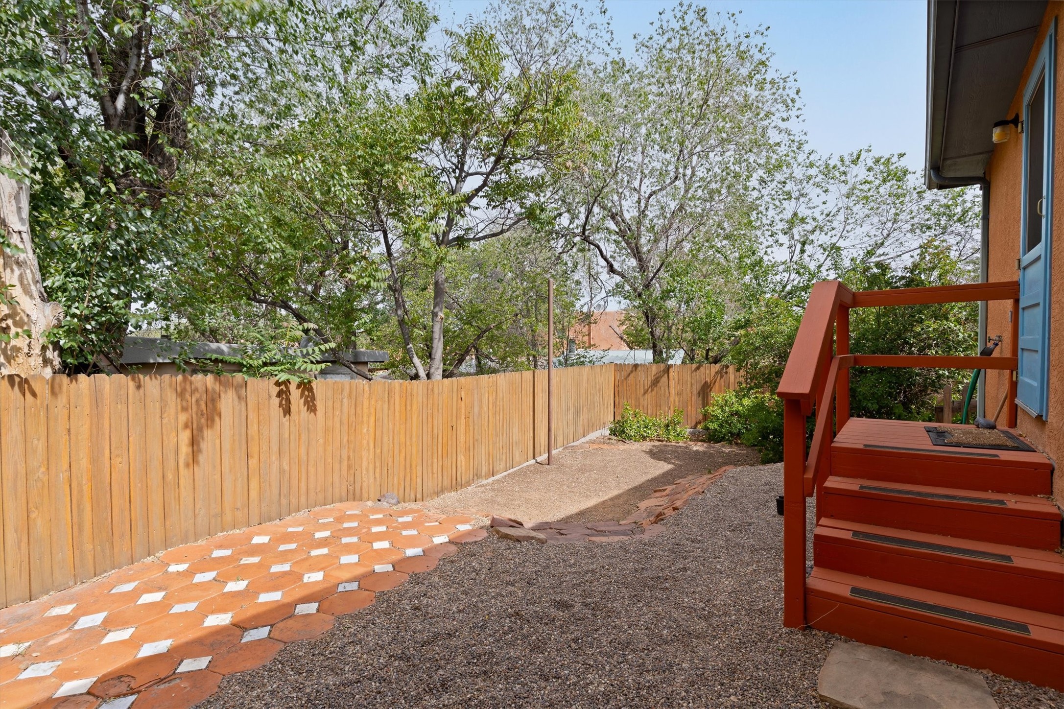 933 Dunlap Street