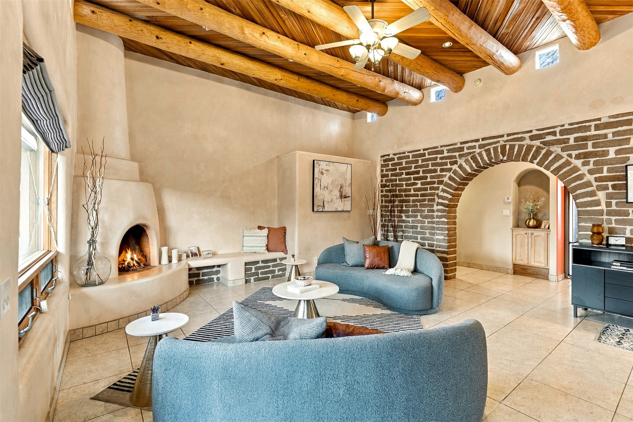 7 W Azulejo Court