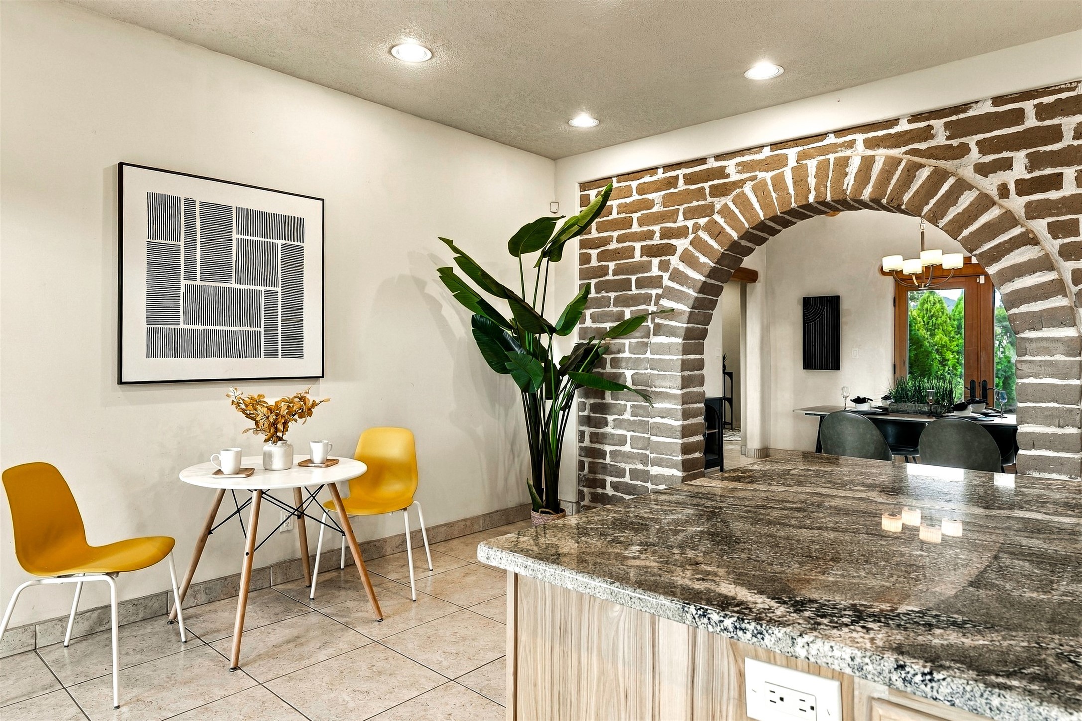 7 W Azulejo Court