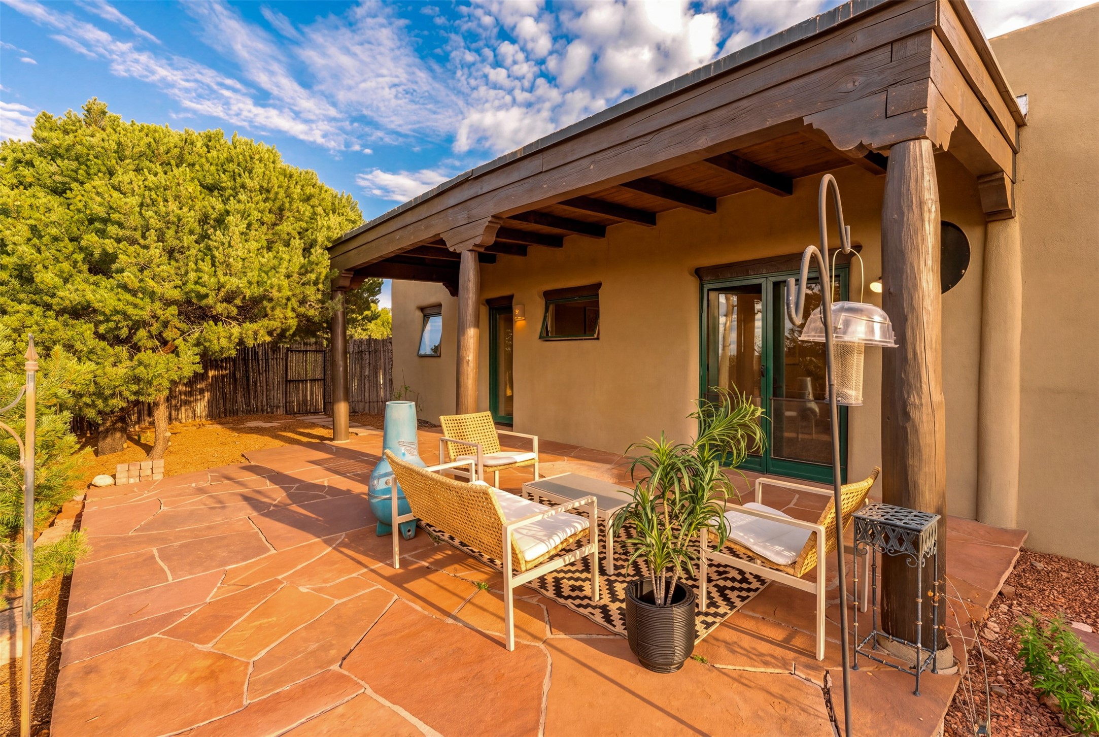 7 W Azulejo Court