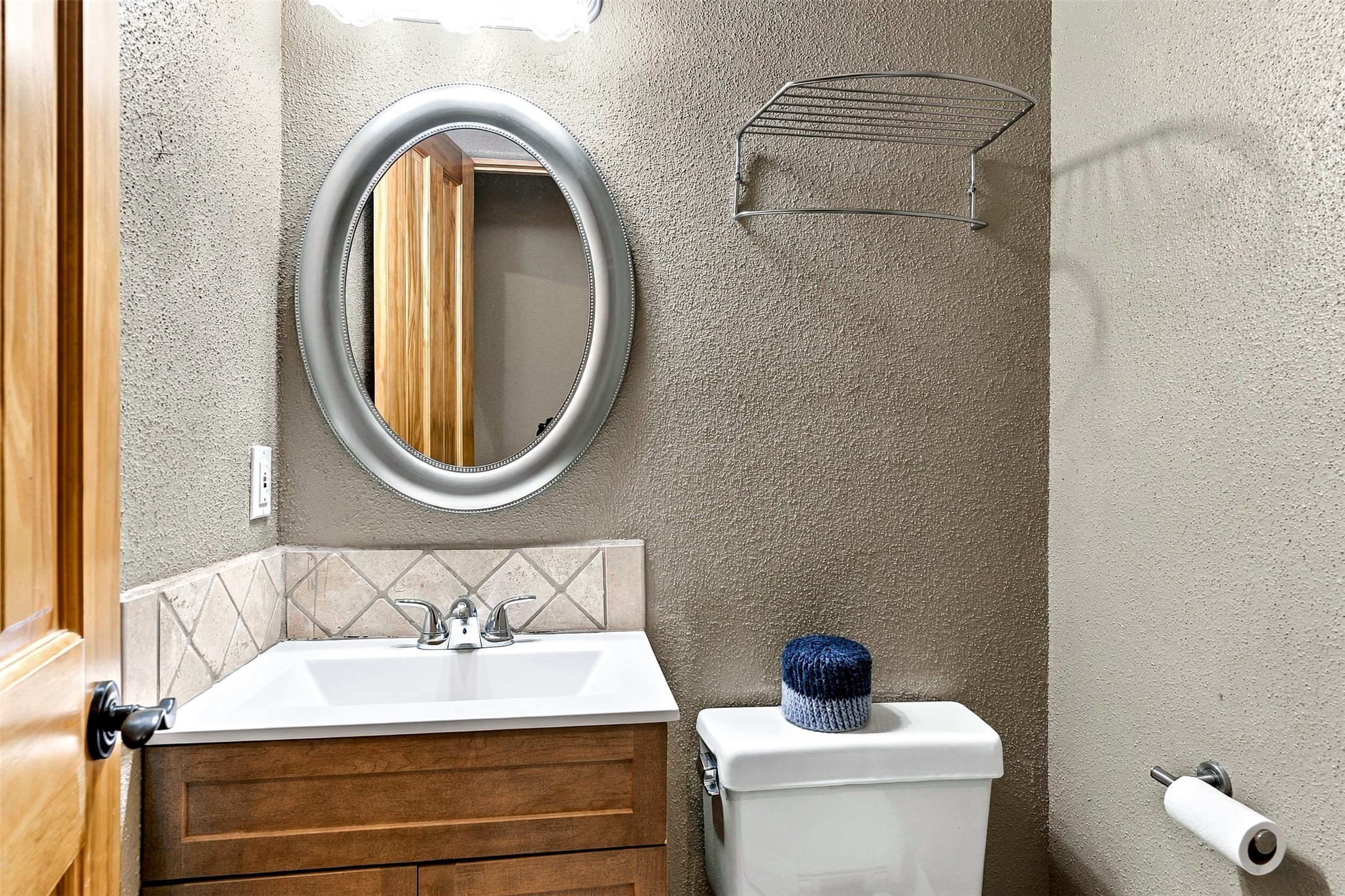 7 W Azulejo Court