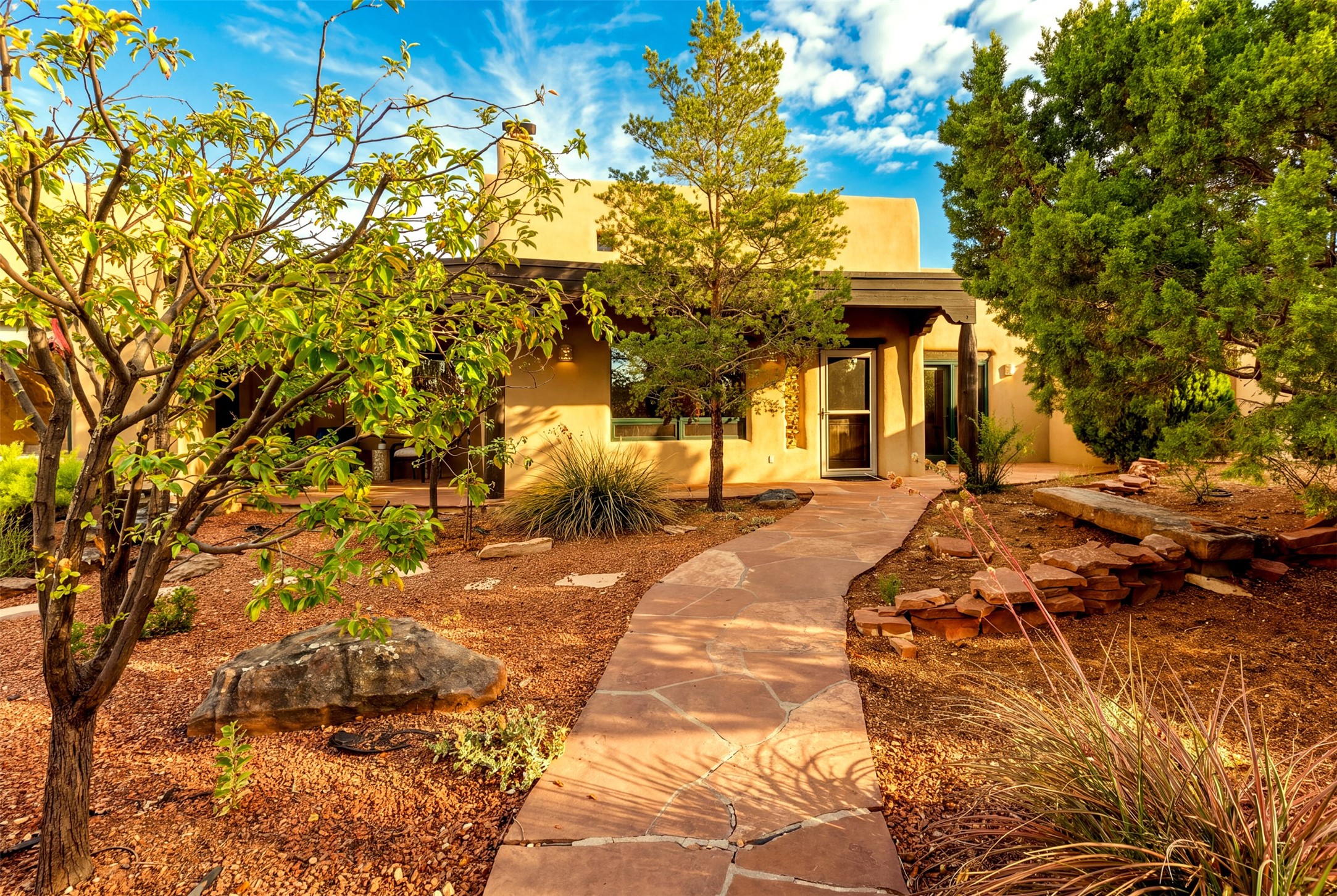 7 W Azulejo Court