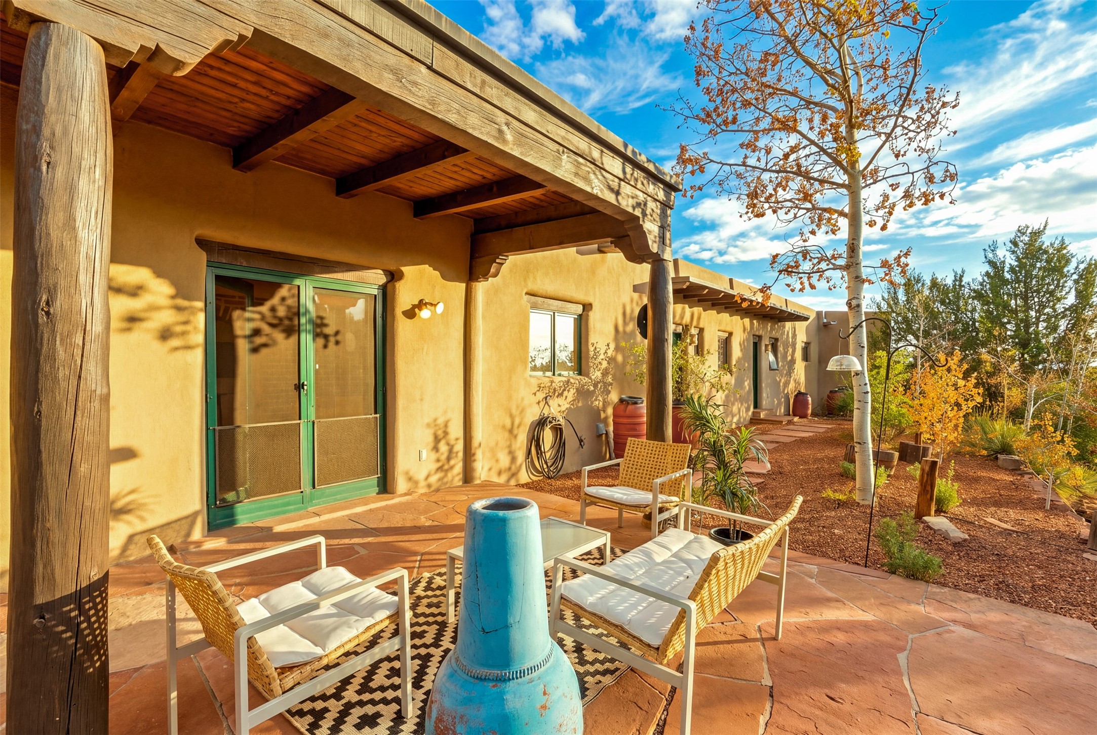 7 W Azulejo Court
