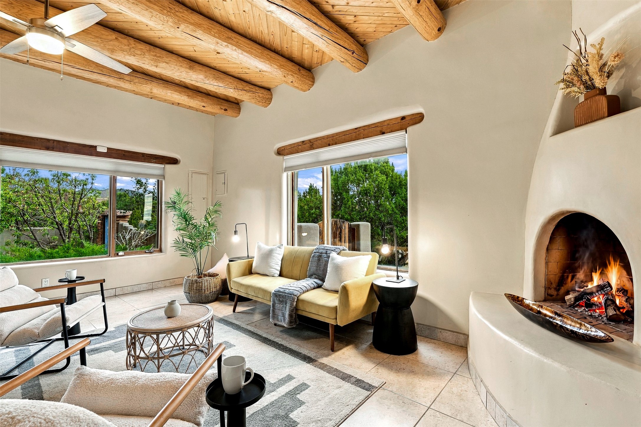 7 W Azulejo Court