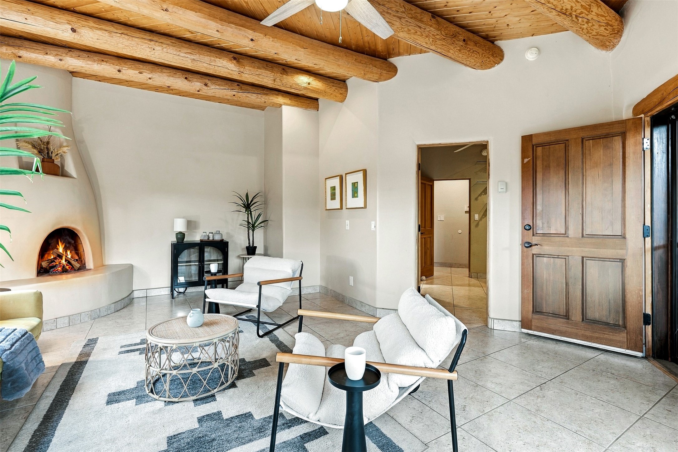 7 W Azulejo Court