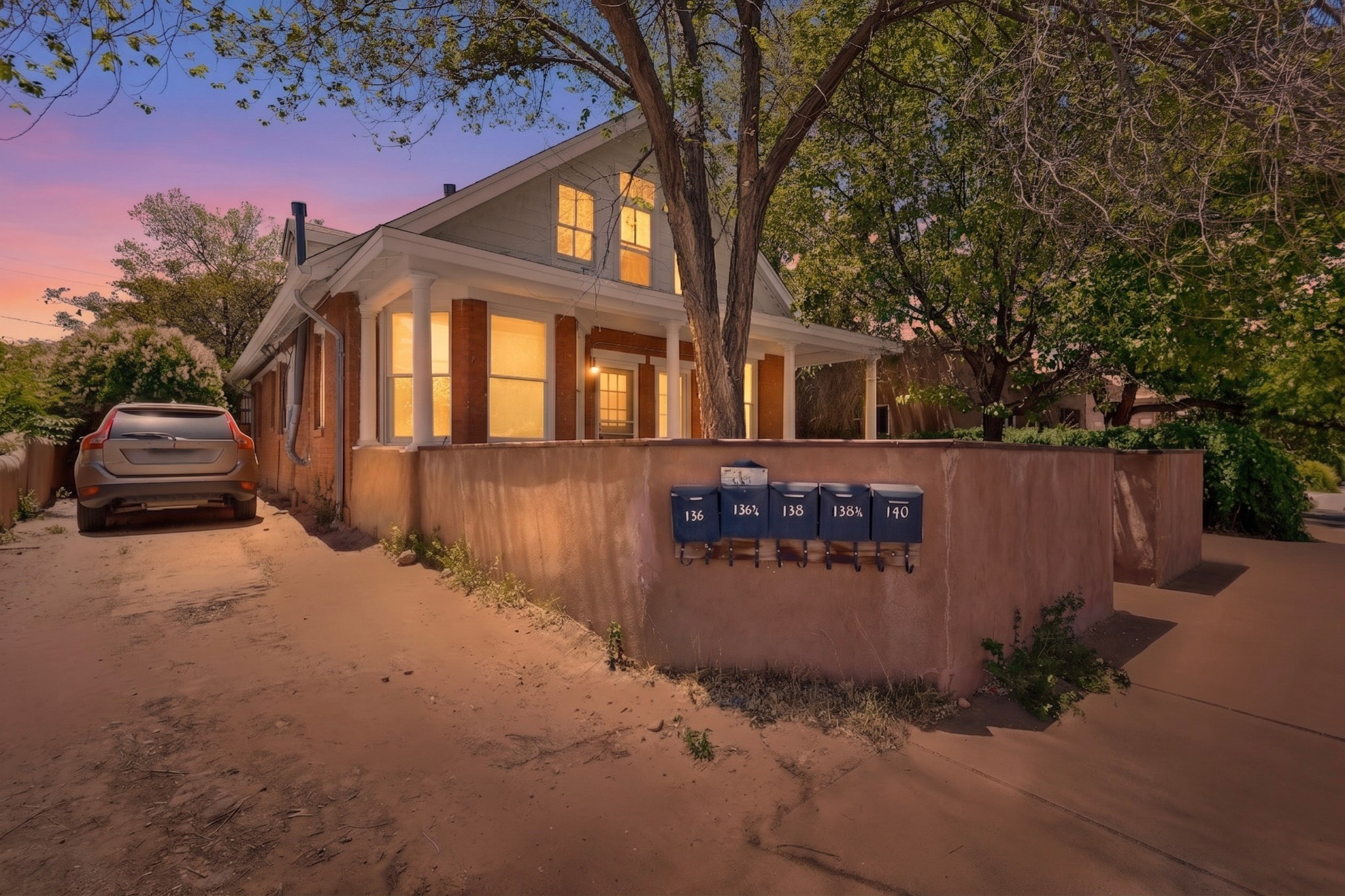 138 E Santa Fe Avenue