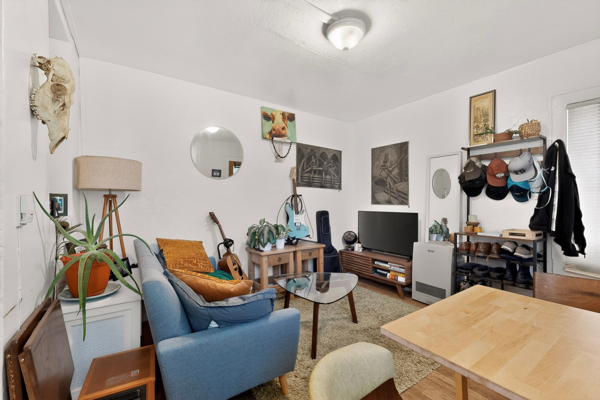 138 E Santa Fe Avenue