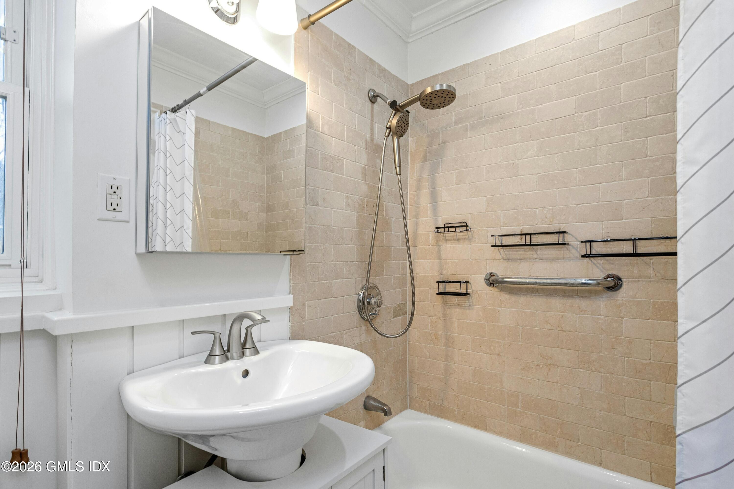 50 Lafayette Place APT 1J