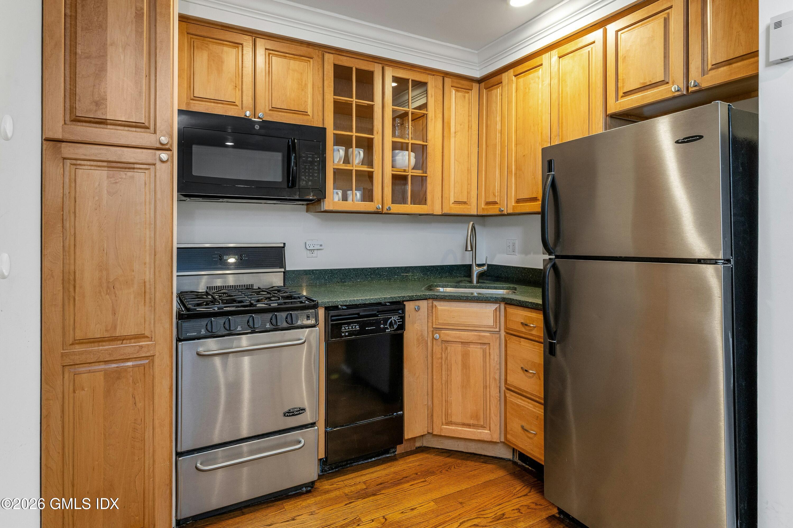 50 Lafayette Place APT 1J