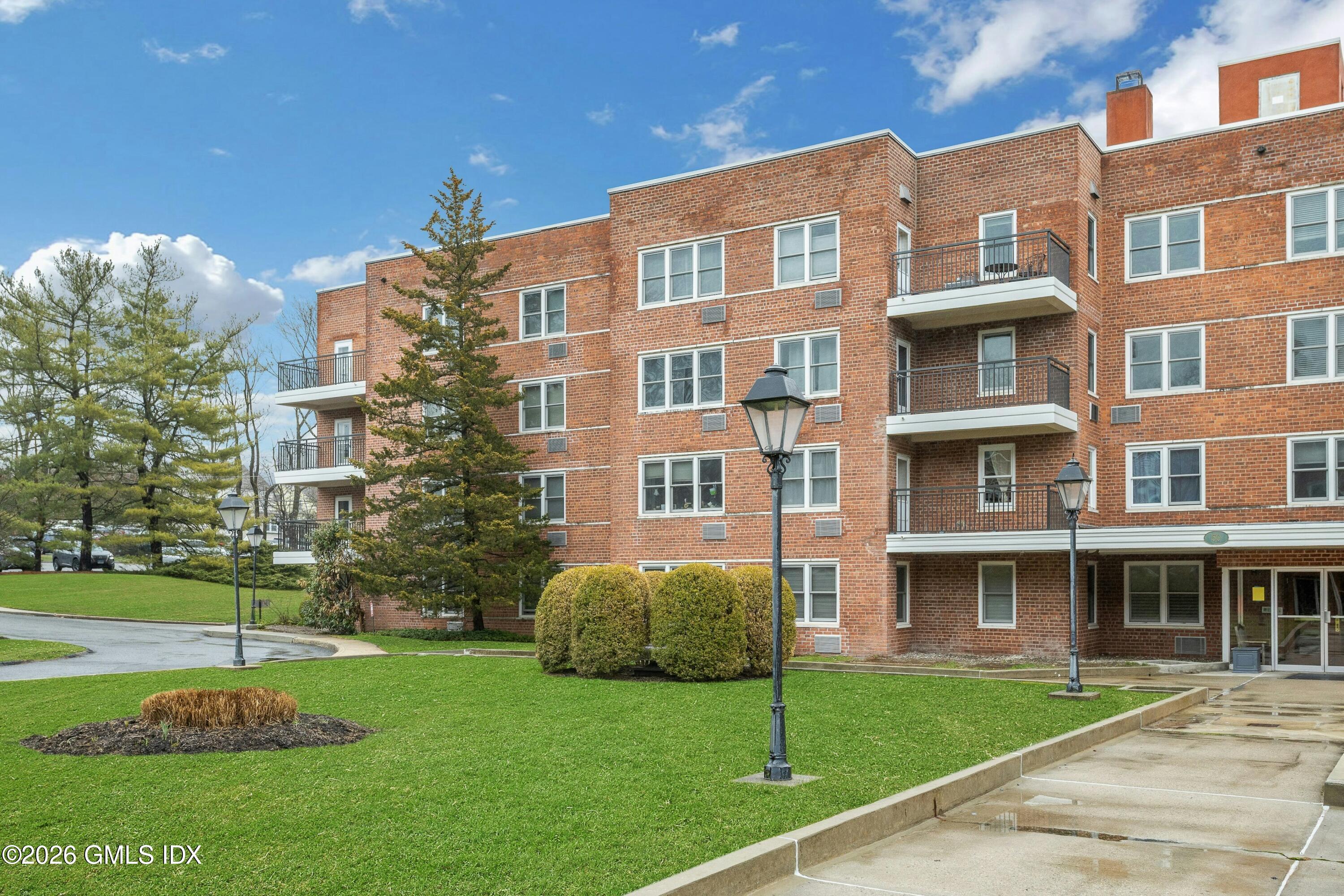 50 Lafayette Place APT 1J