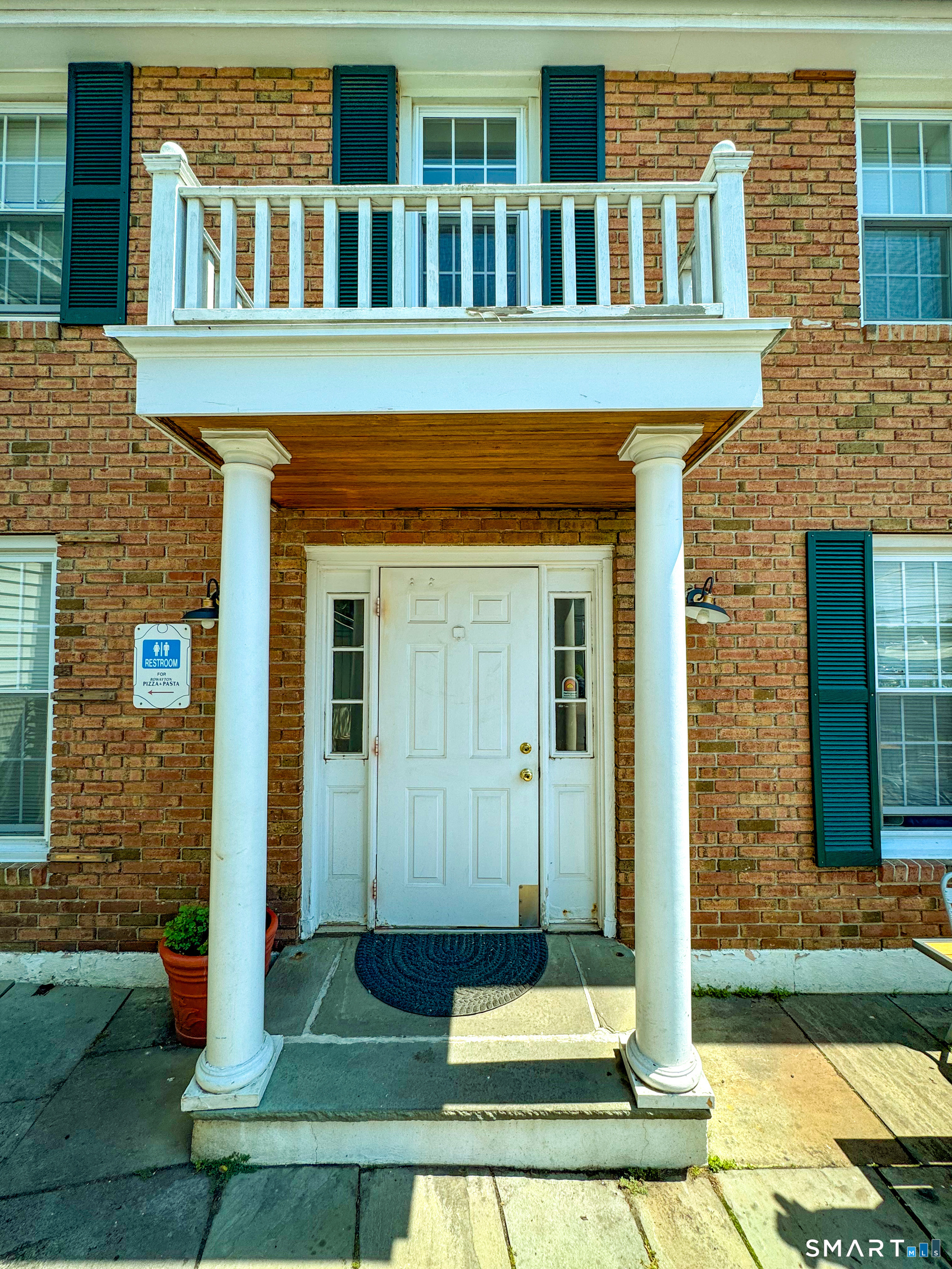 104 Rowayton Avenue Unit: Rear Bldg Unit 1