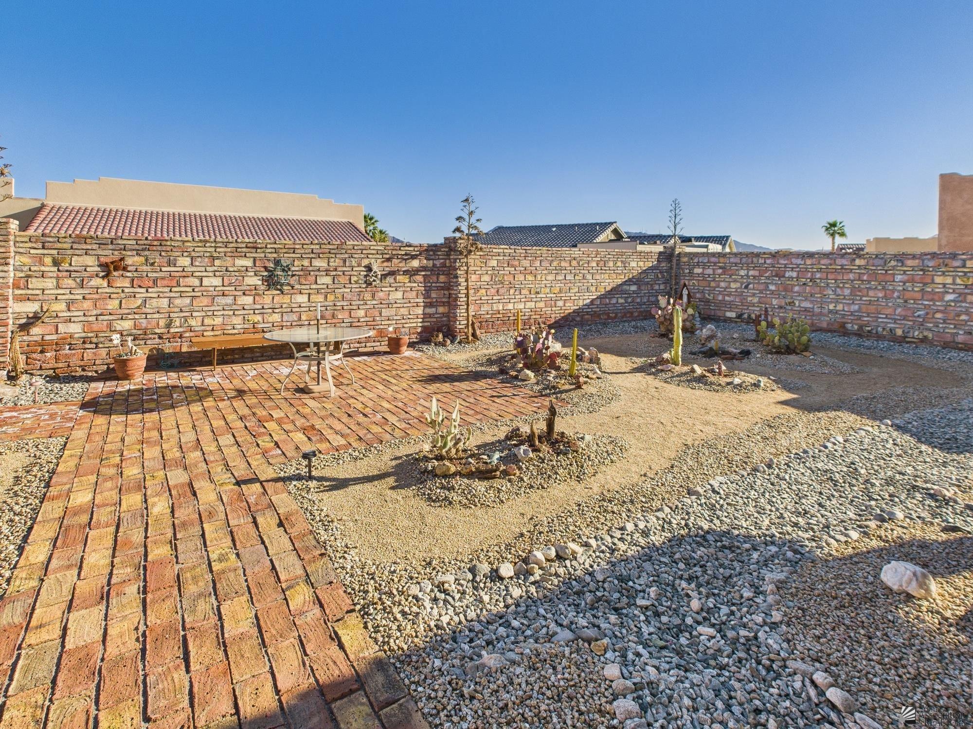 14340 E 49 Ln
