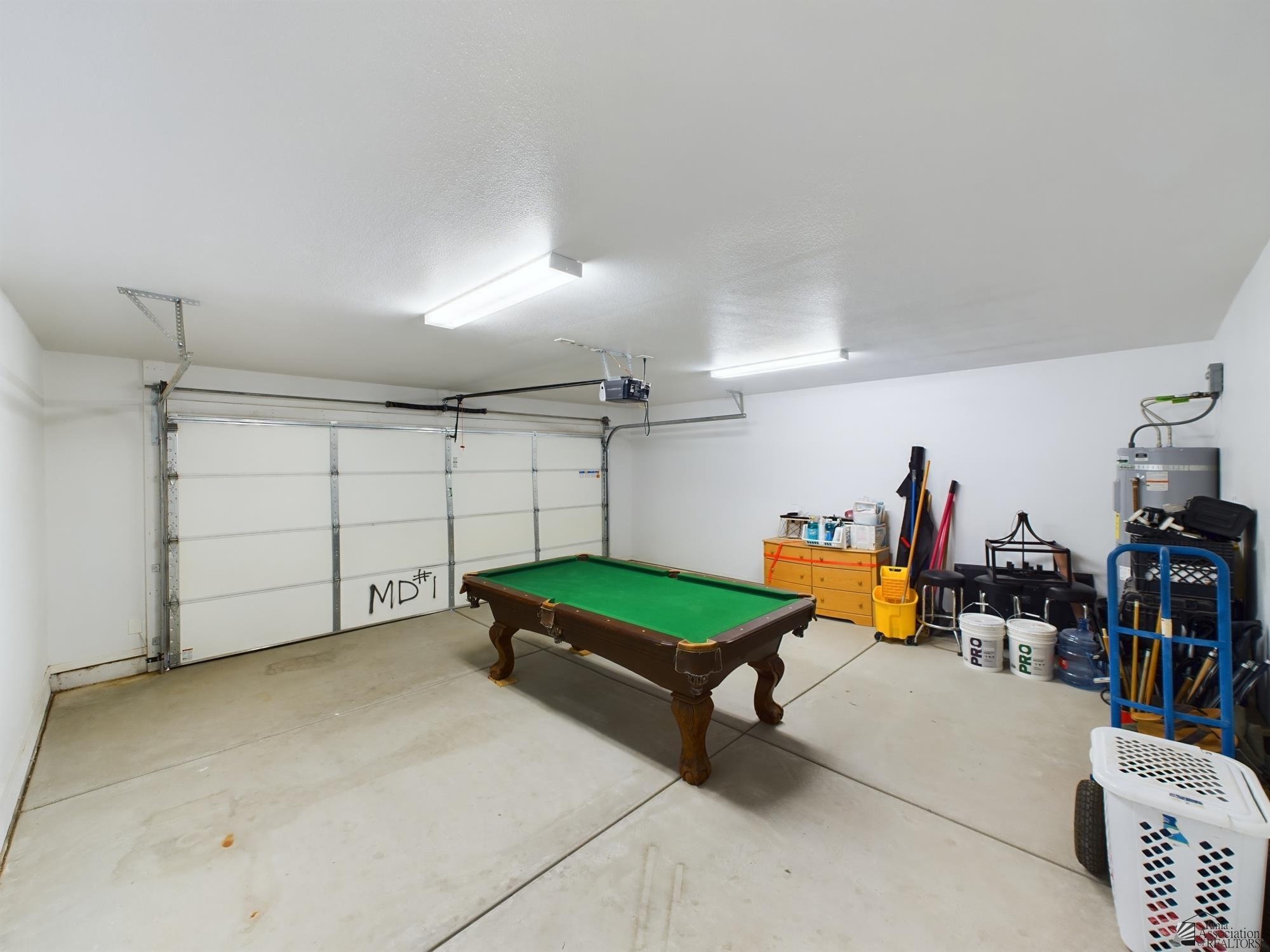 8551 E 41 St